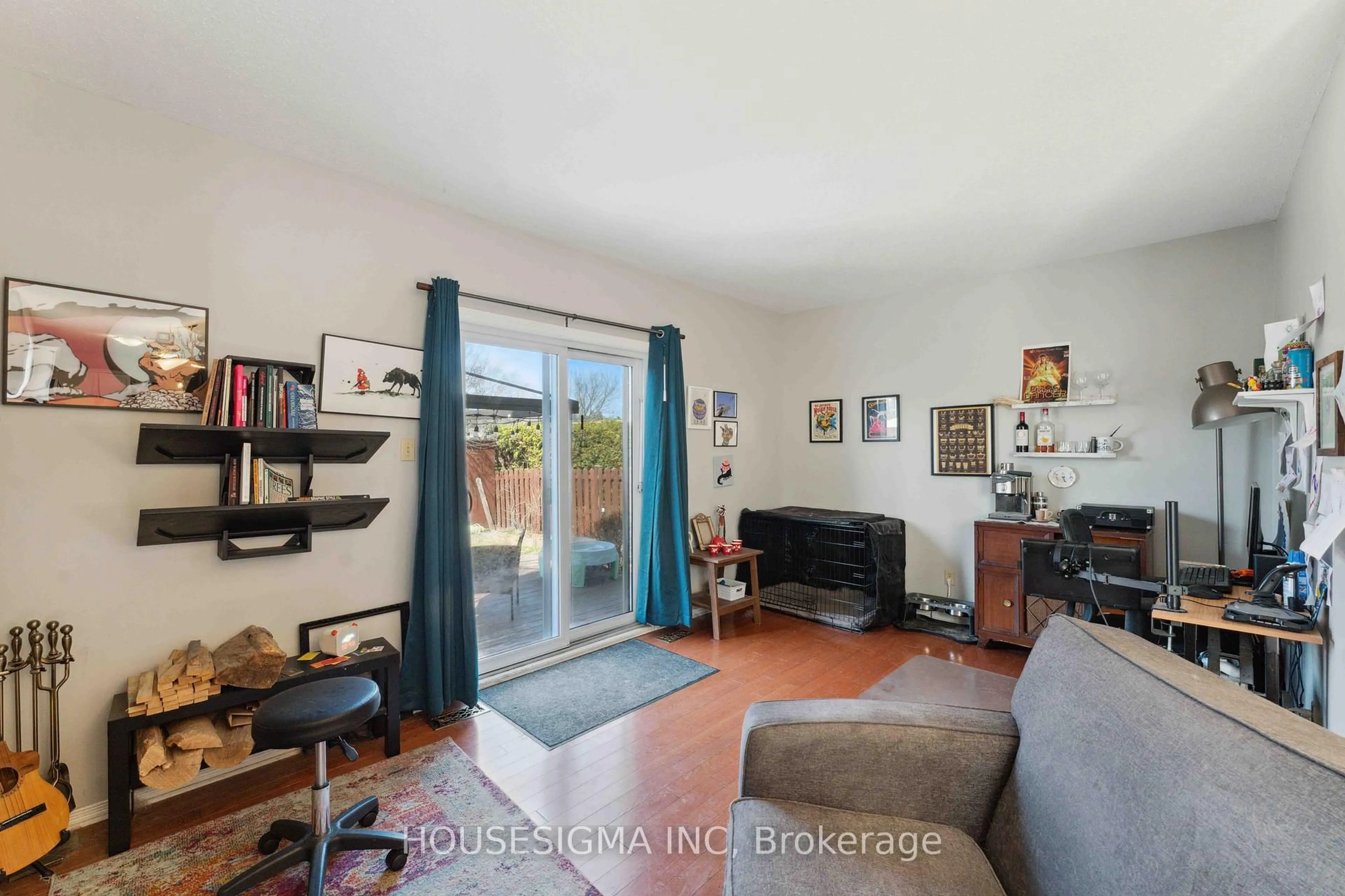 Living room with furniture, unknown for 1278 Gregory Crt, Ottawa Ontario K1J 9B2