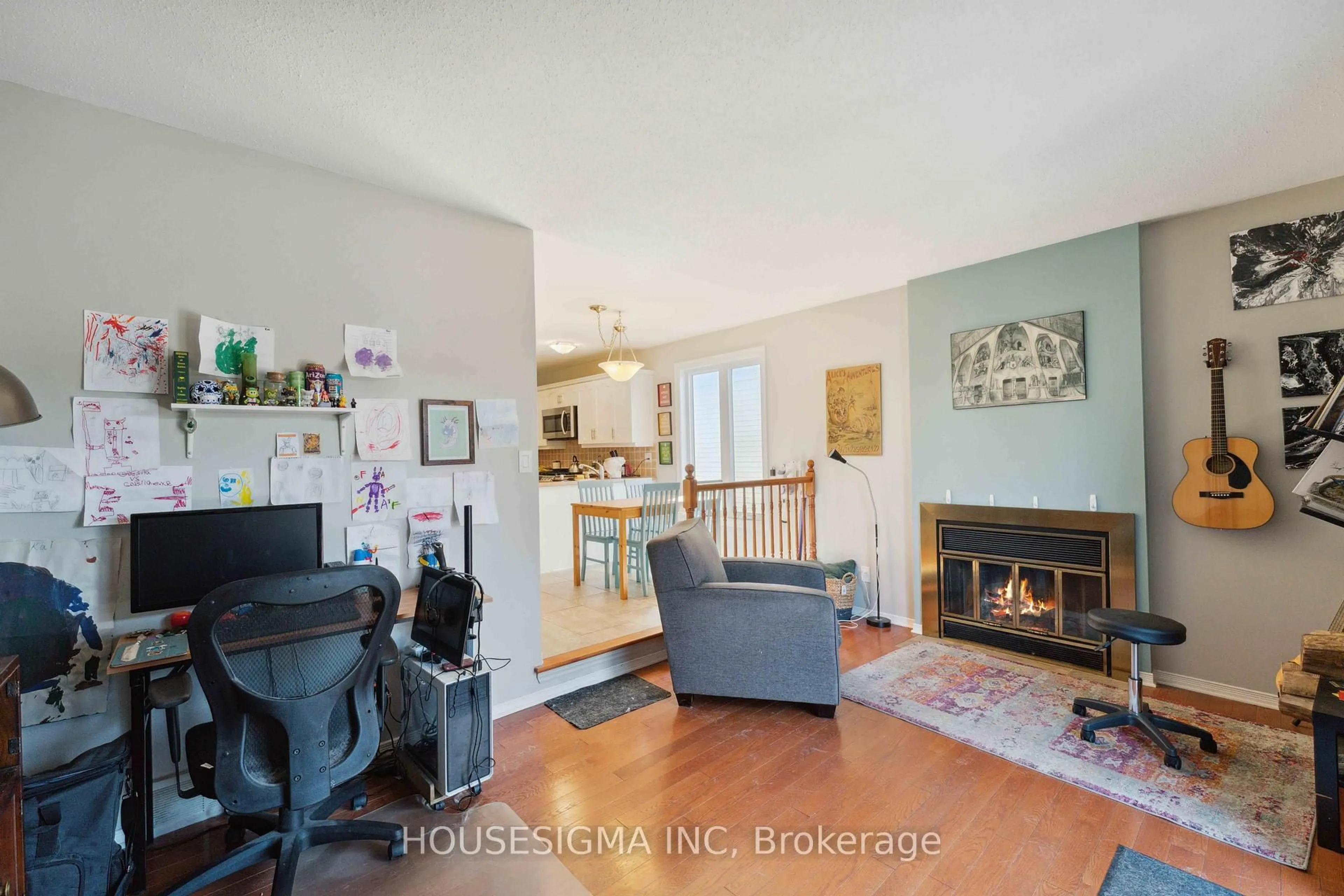 Living room with furniture, unknown for 1278 Gregory Crt, Ottawa Ontario K1J 9B2