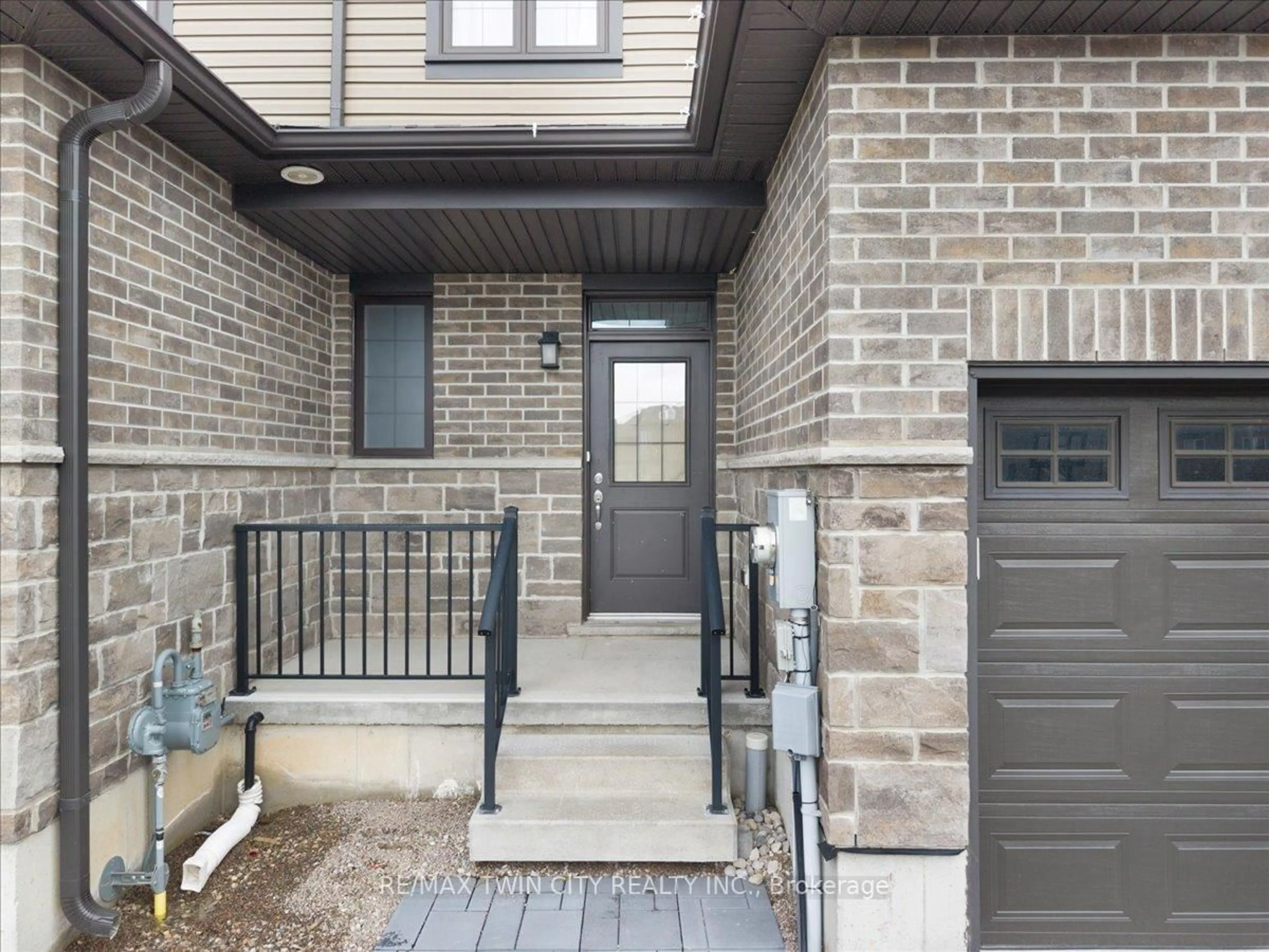 Home with brick exterior material, street for 180 Links Cres, Woodstock Ontario N4T 0L9