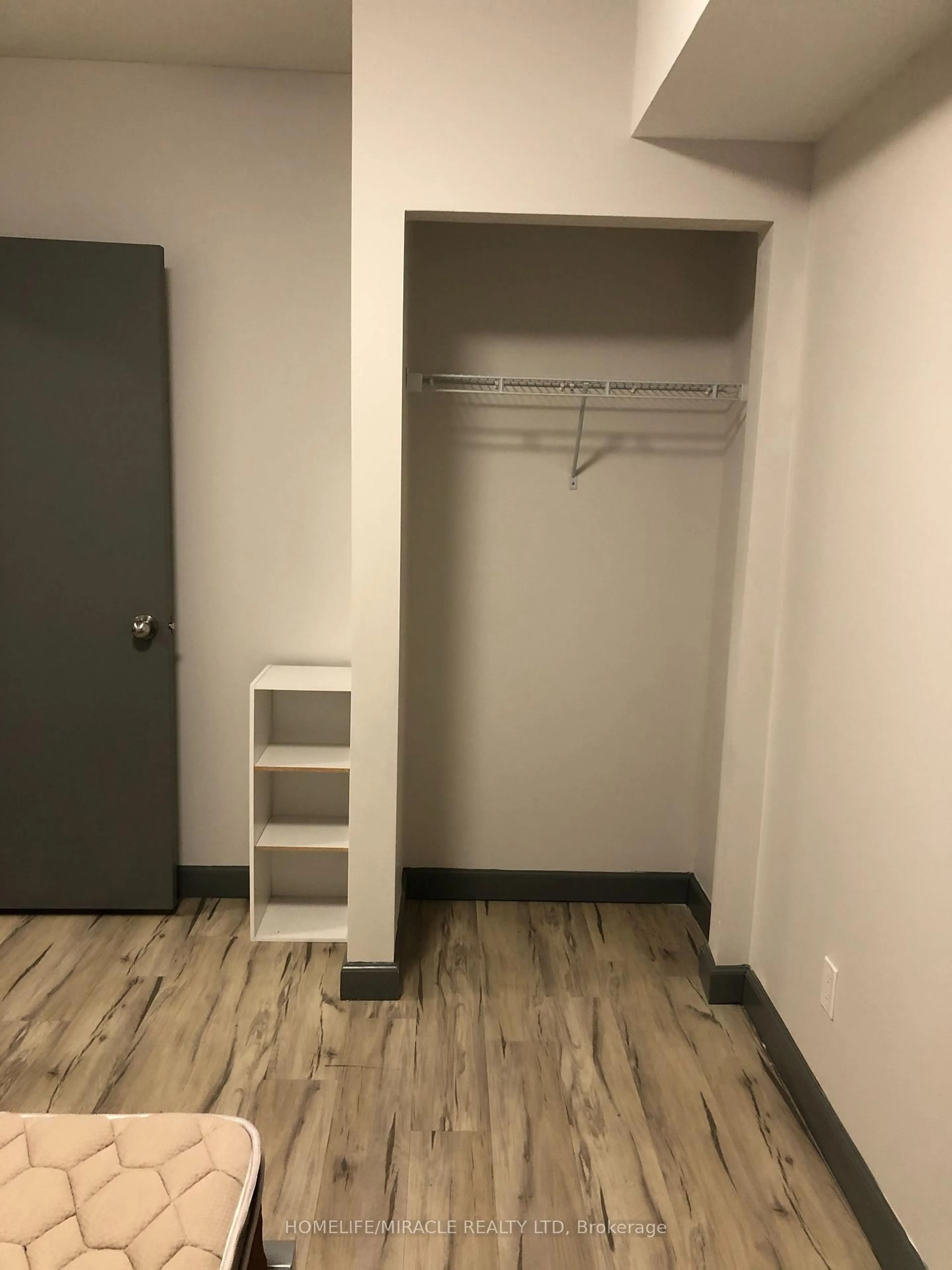 Unknown for 258B Sunview St #225, Waterloo Ontario N2L 0H7