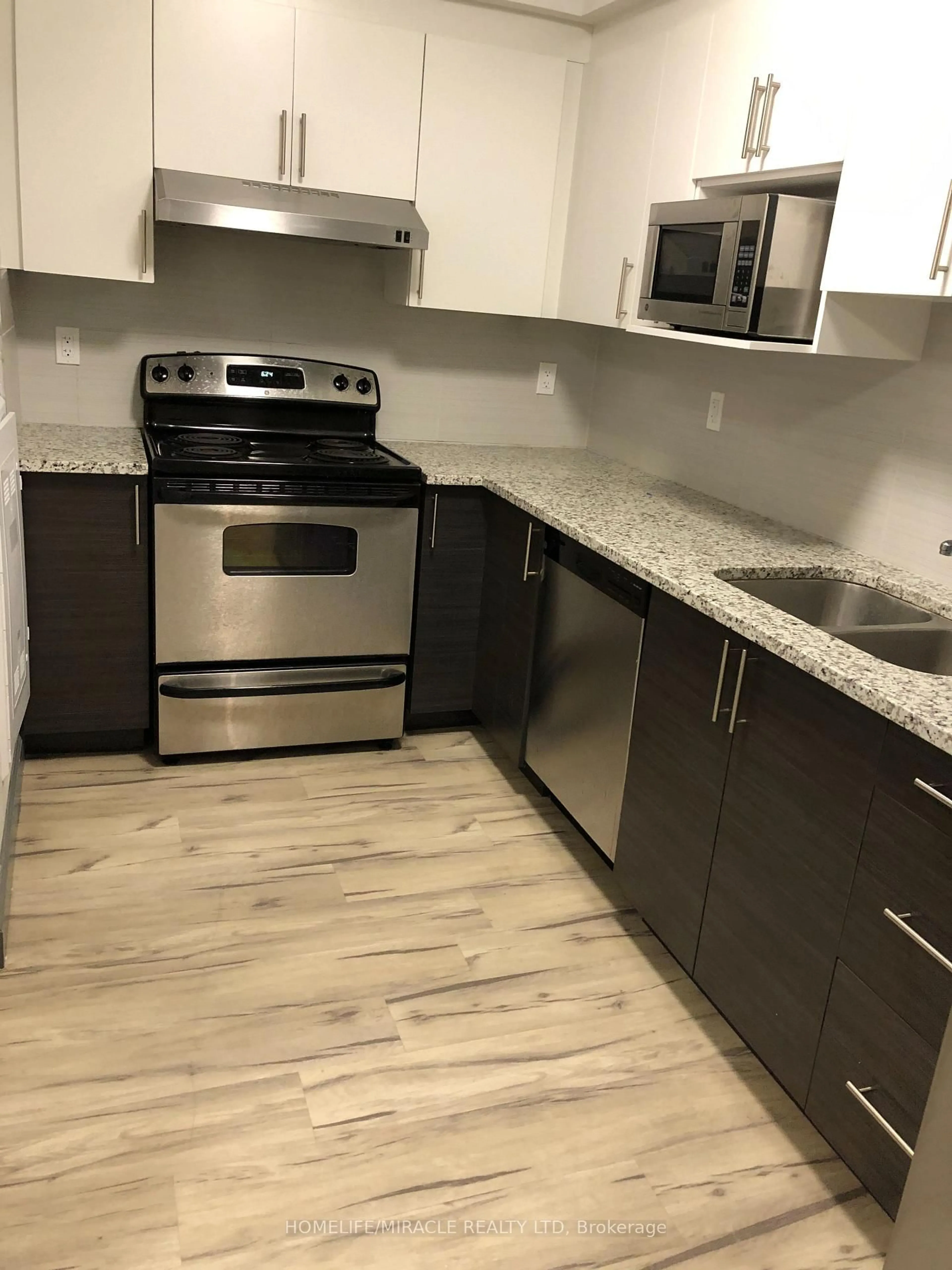 Standard kitchen, unknown for 258B Sunview St #225, Waterloo Ontario N2L 0H7