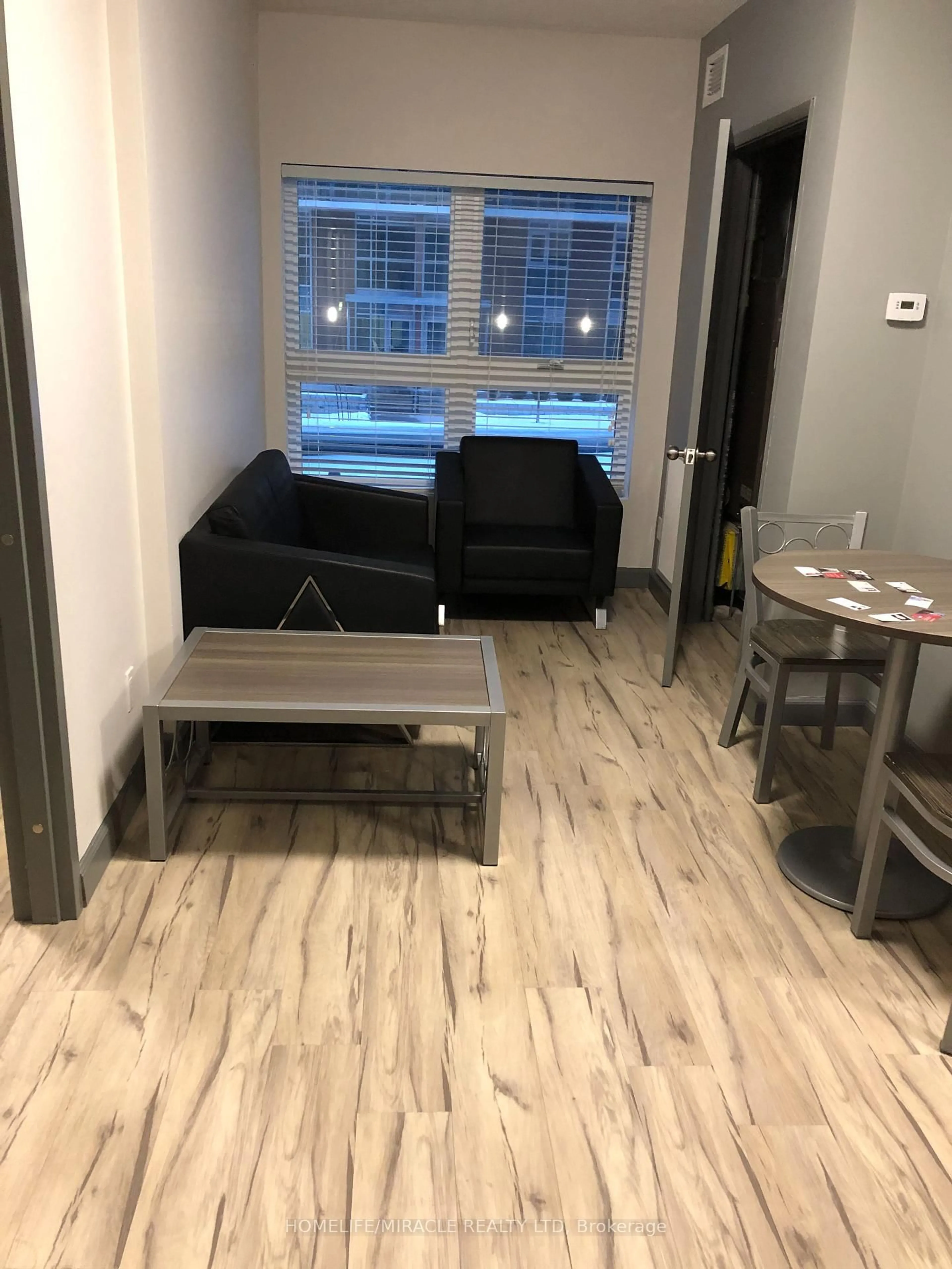 A pic of a room for 258B Sunview St #225, Waterloo Ontario N2L 0H7