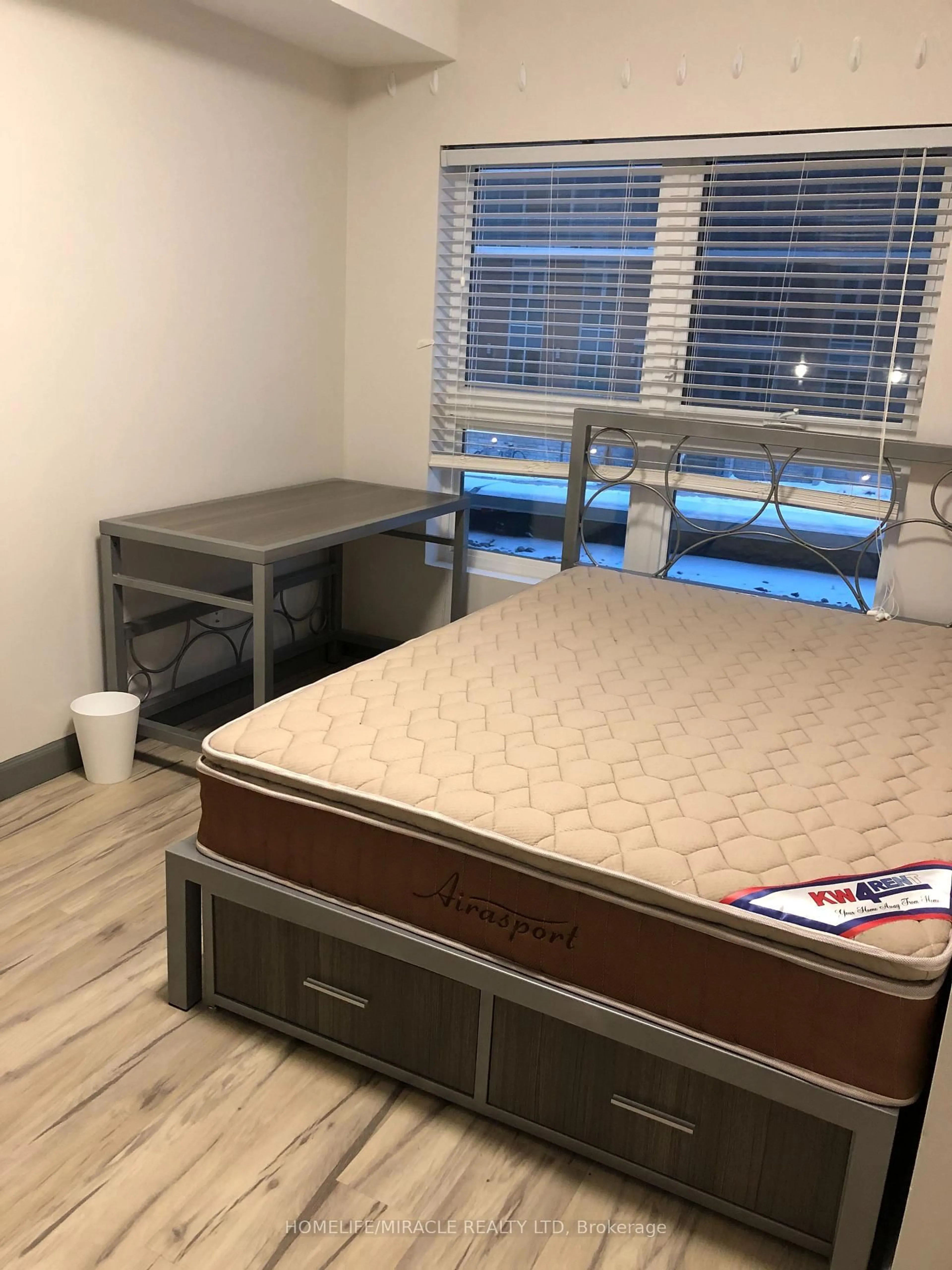 A pic of a room for 258B Sunview St #225, Waterloo Ontario N2L 0H7