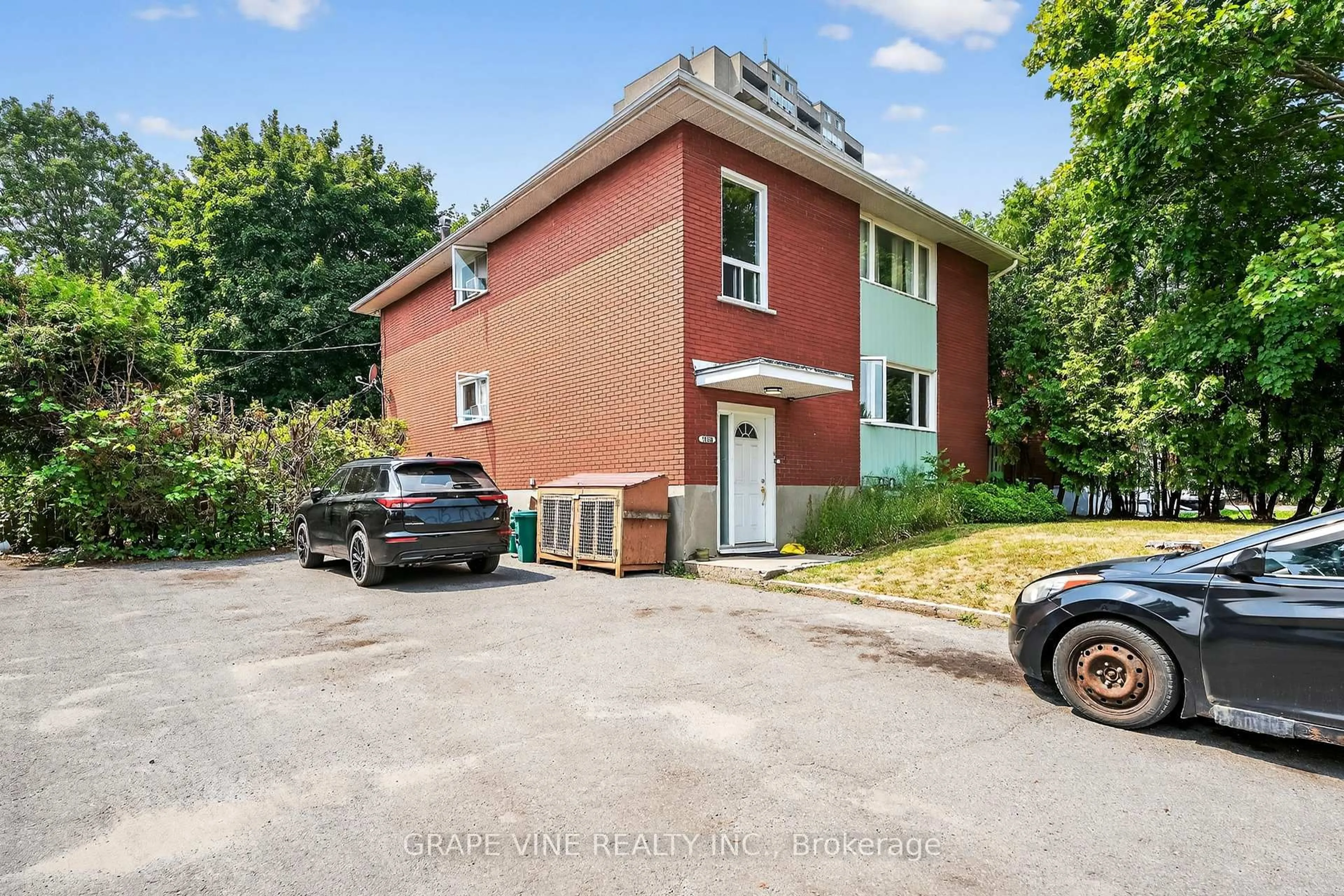 Home with brick exterior material, street for 1098 Clyde Ave, Ottawa Ontario K2C 1Y2