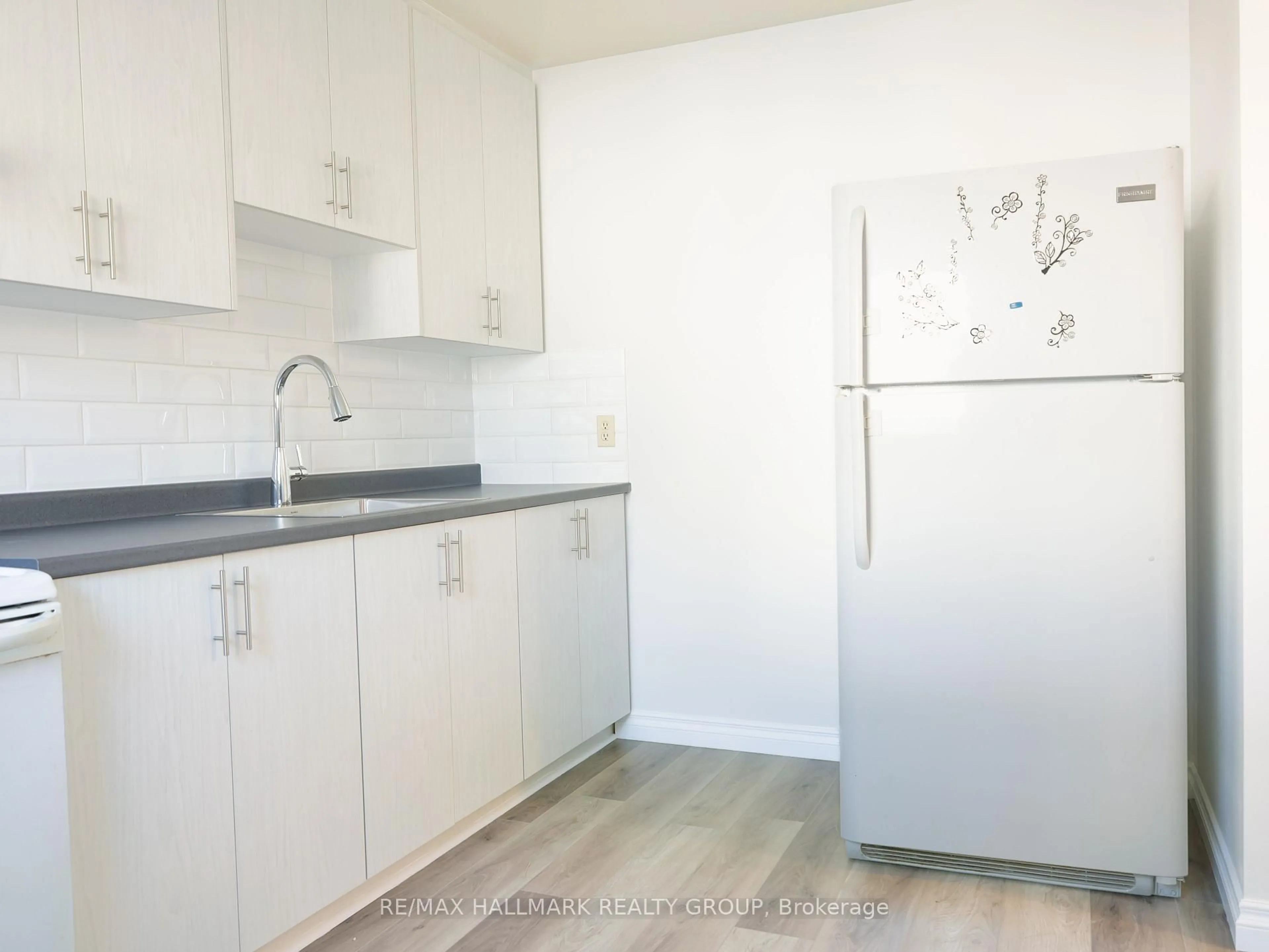 Standard kitchen, unknown for 2624 Pimlico Cres #122, Ottawa Ontario K1T 2A8