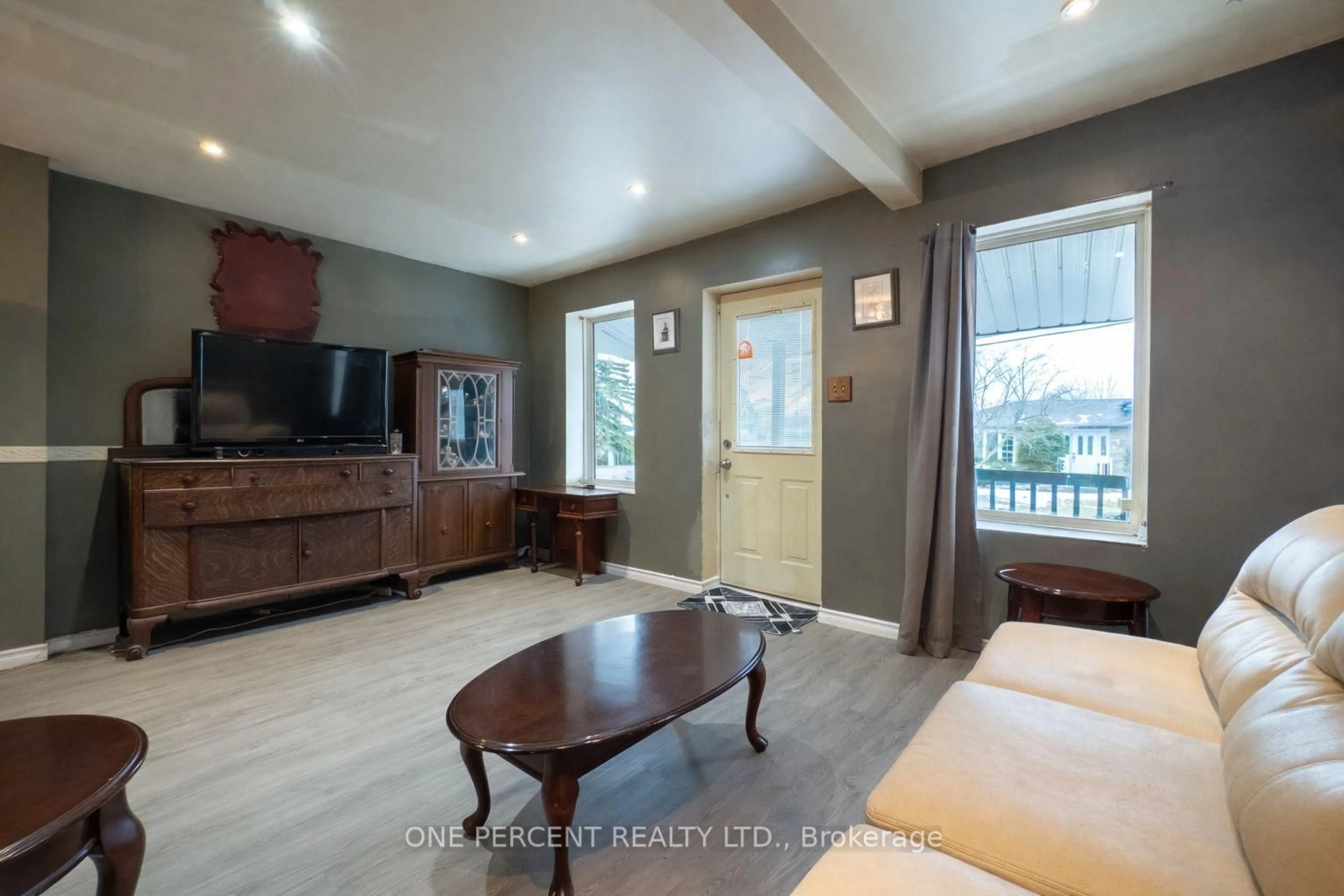 Living room with furniture, unknown for 90 Palace Rd, Greater Napanee Ontario K7R 3B3