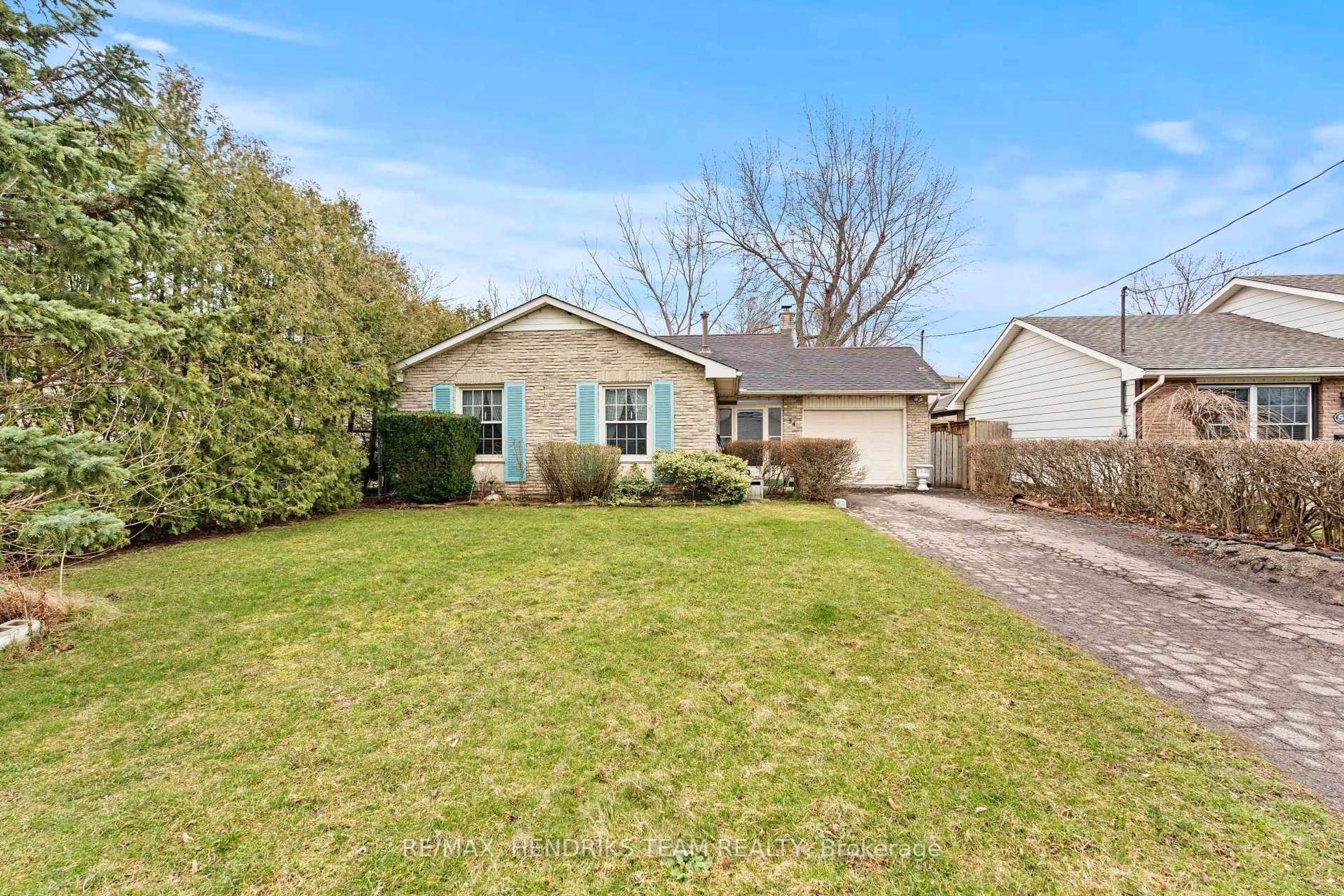 Unknown for 54 Grove Ave, St. Catharines Ontario L2P 1E1