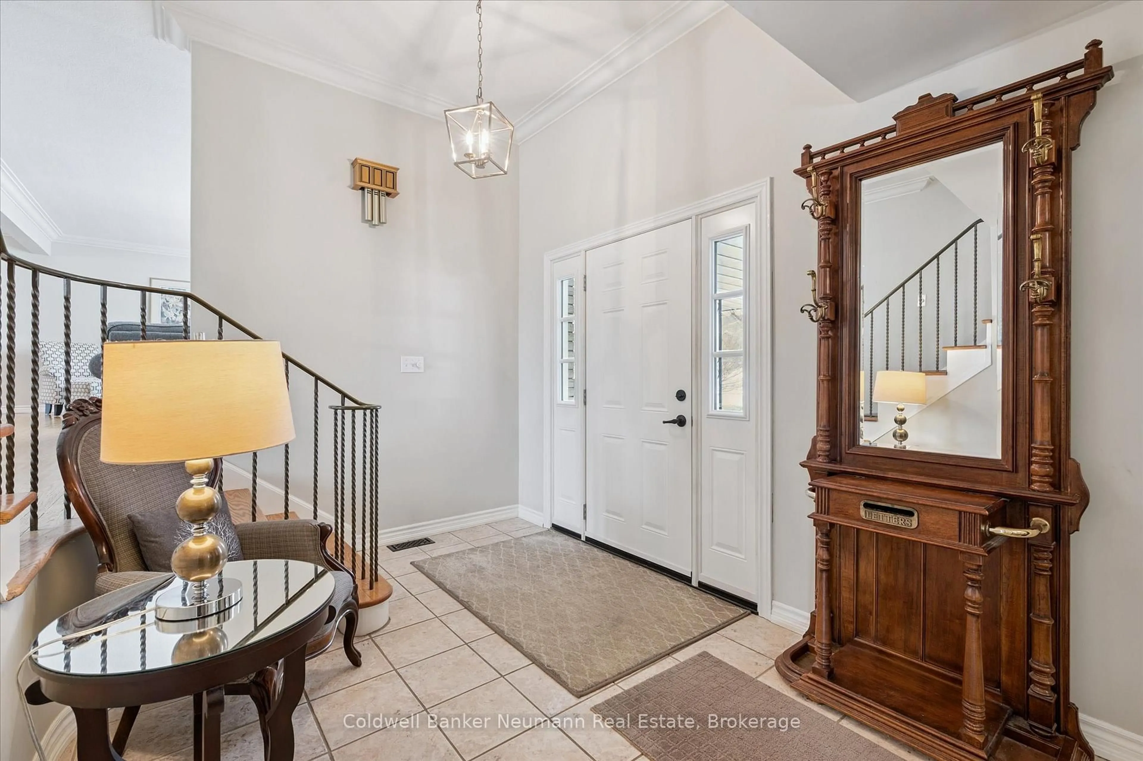 Indoor entryway for 16 Colborn St, Guelph Ontario N1G 2M5