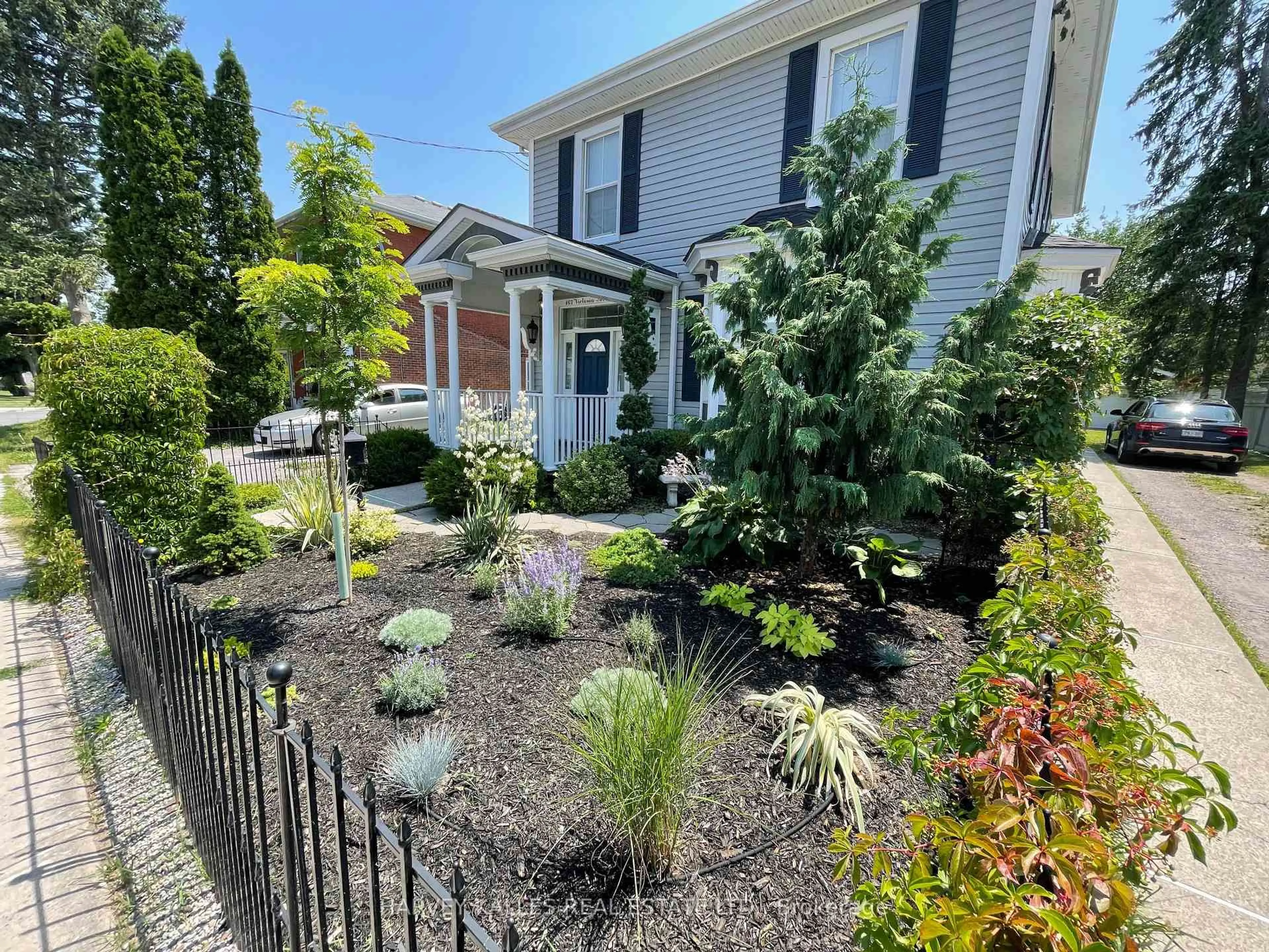 A pic from outside/outdoor area/front of a property/back of a property/a pic from drone, street for 167 Victoria Ave, Belleville Ontario K8N 2B5