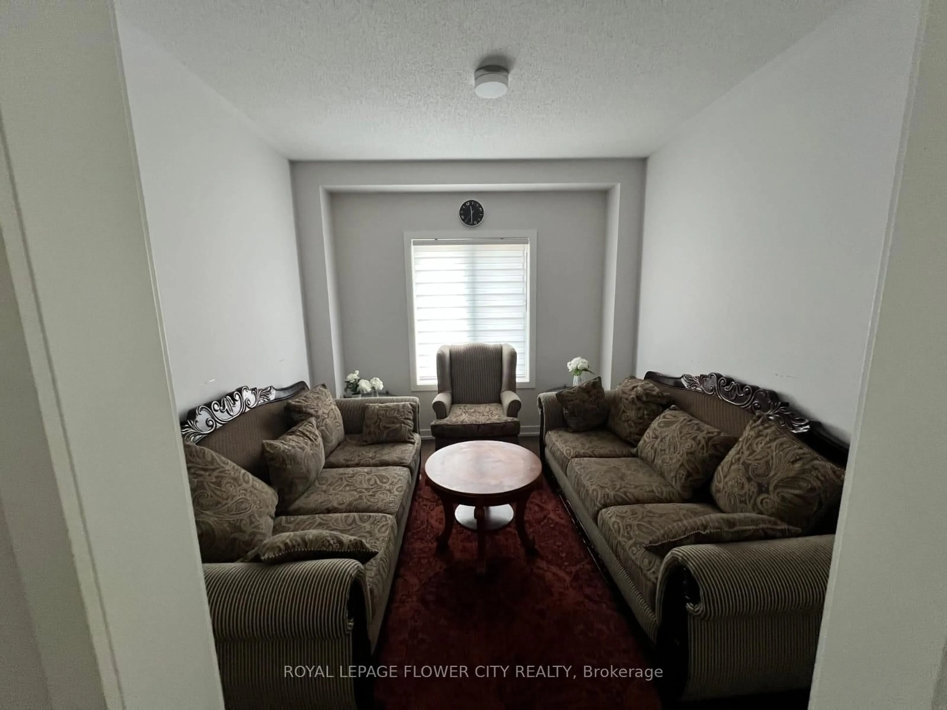 Living room with furniture, unknown for 31 Tulip Cres, Norfolk Ontario N3Y 0G9