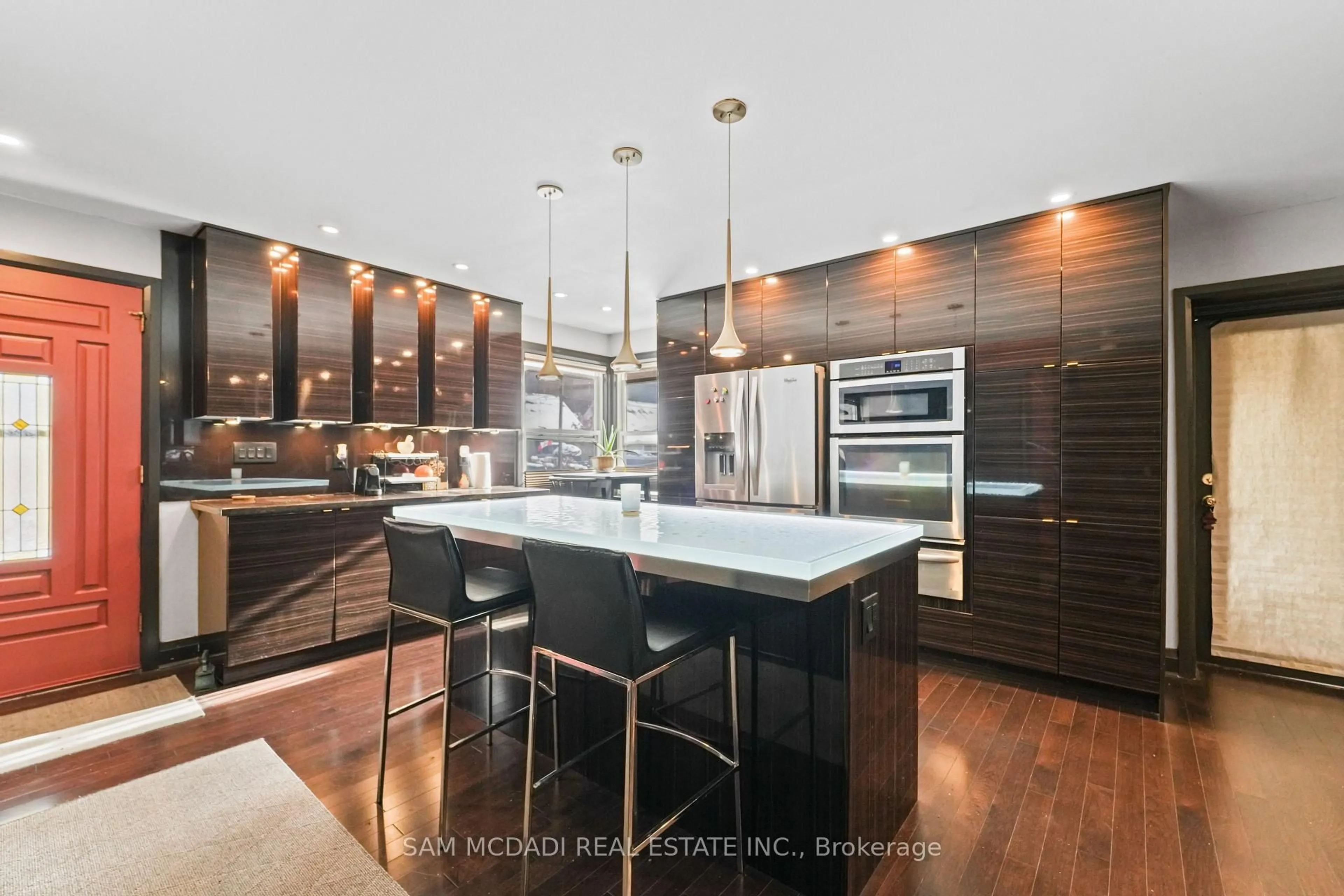 Contemporary kitchen, unknown for 12 Roselle Pl, Hamilton Ontario L8G 1R3