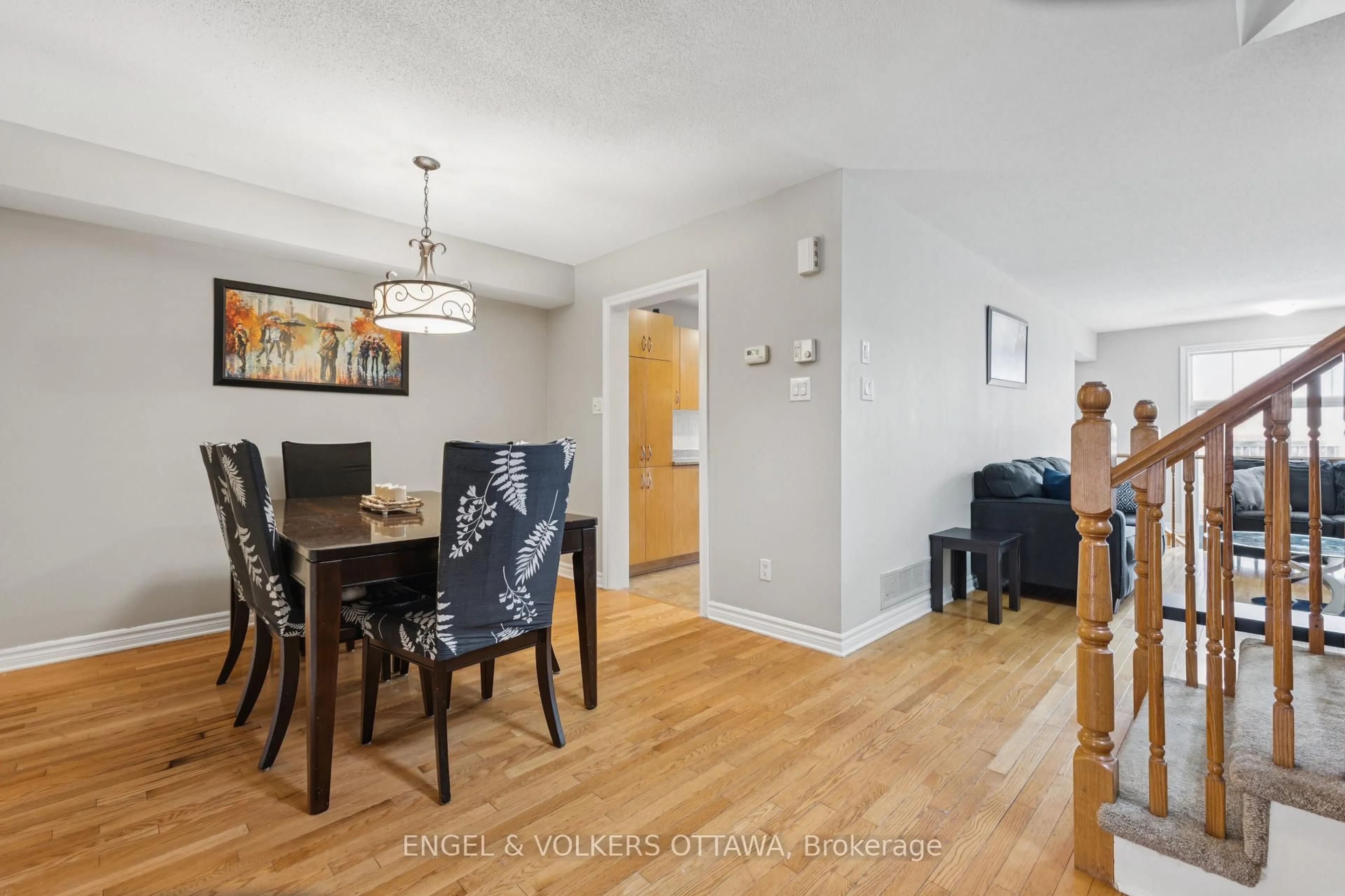 Dining room, wood/laminate floor for 507 Salzburg Dr, Orleans Ontario K4A 0C6