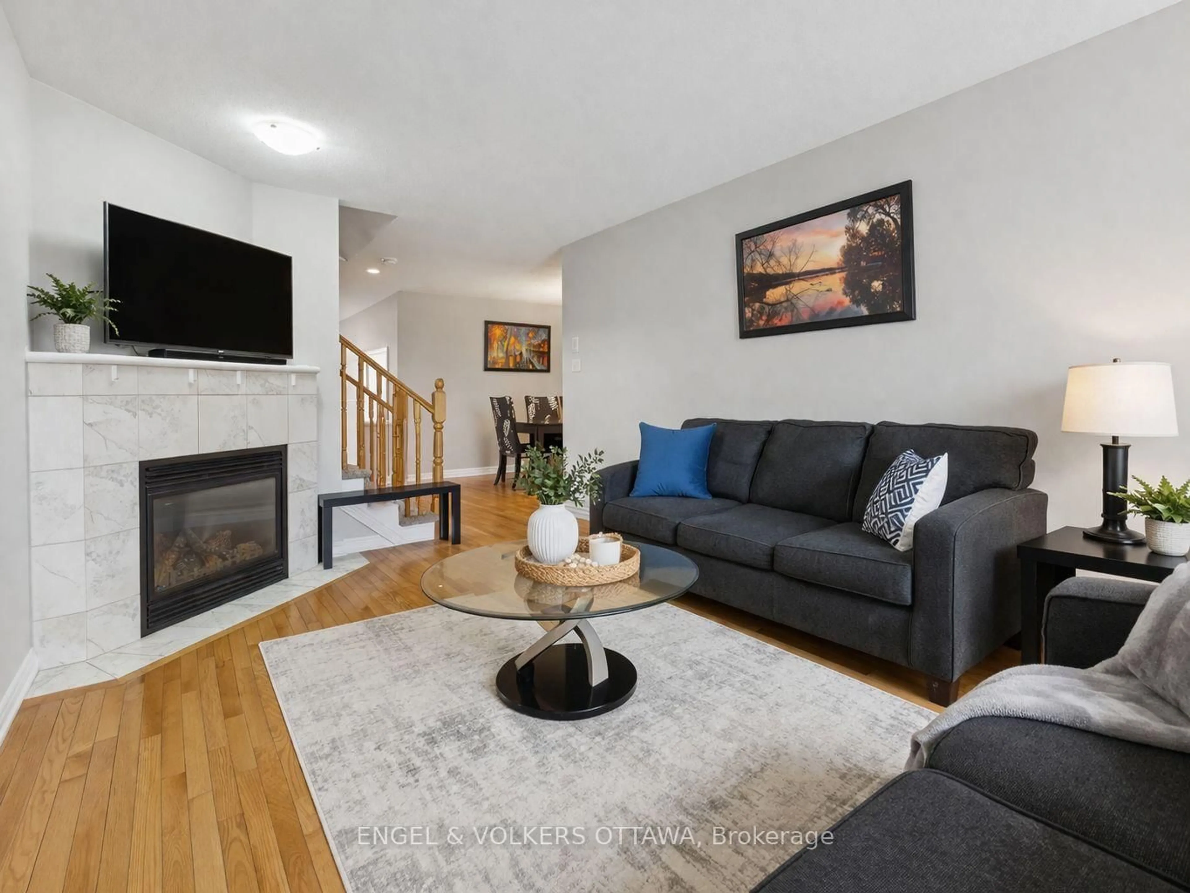 Living room with furniture, unknown for 507 Salzburg Dr, Orleans Ontario K4A 0C6