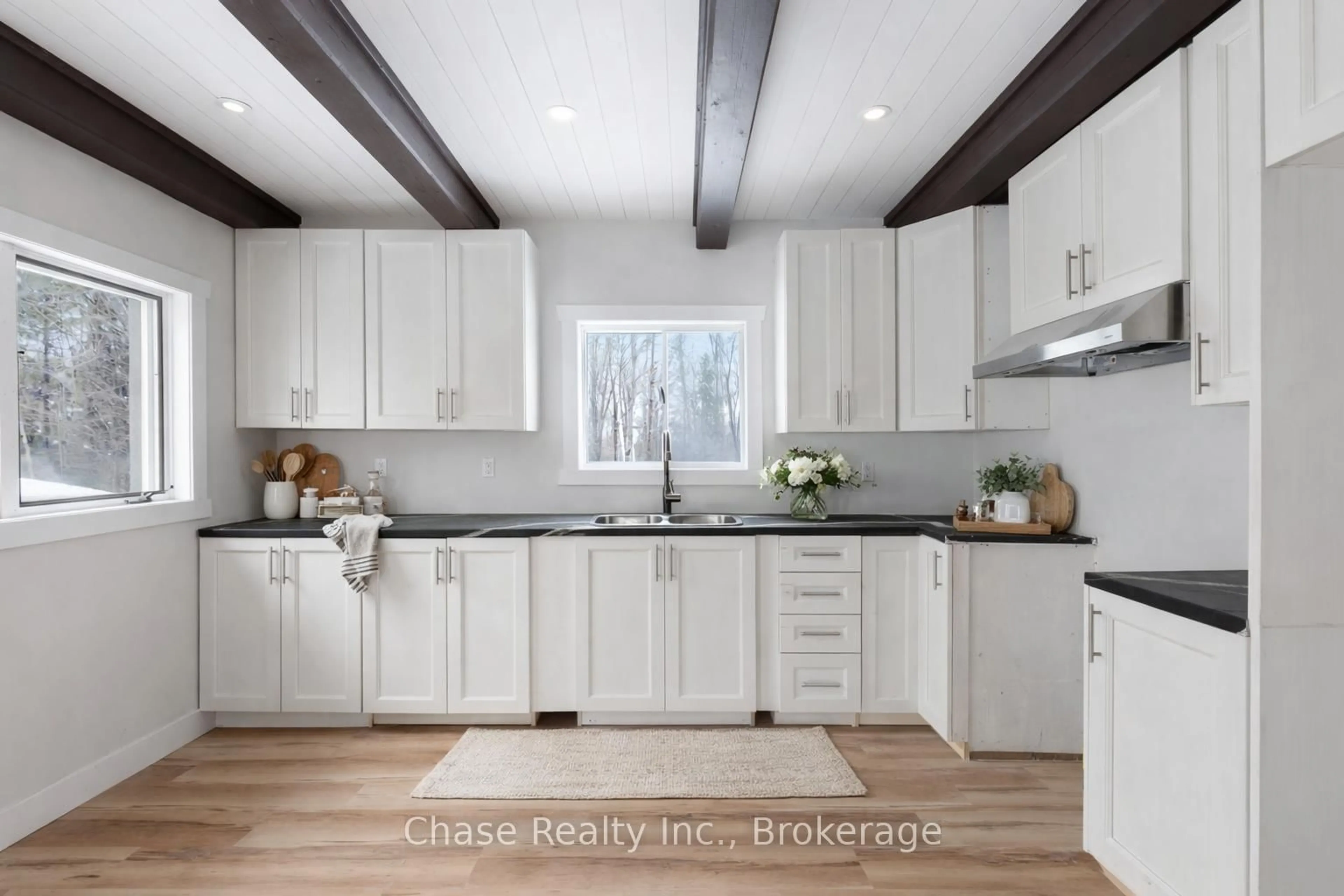 Contemporary kitchen, unknown for 878 DEER LAKE RD Rd, Huntsville Ontario P0B 1L0