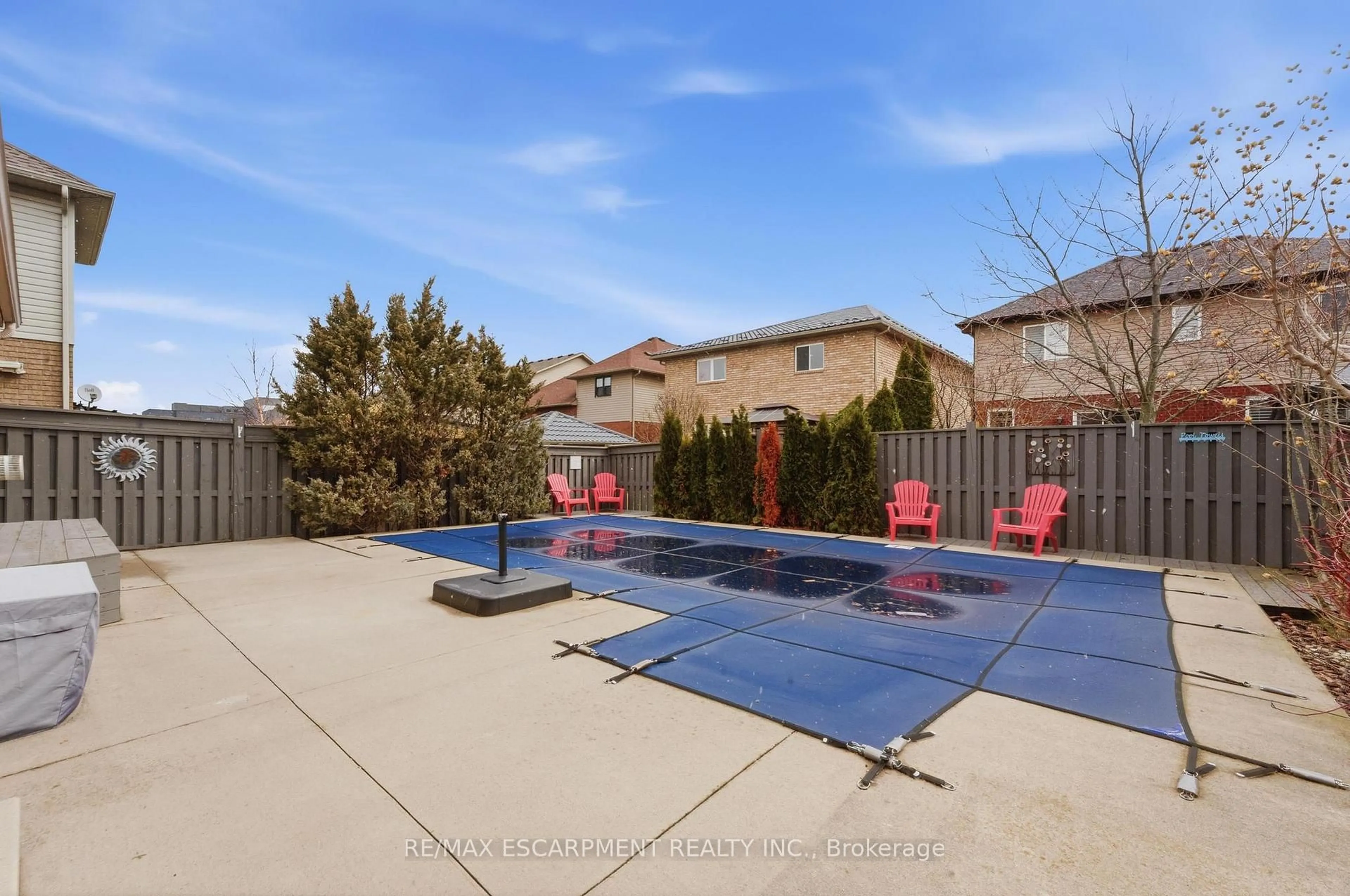 Pool for 139 BOCELLI Cres, Hamilton Ontario L0R 1P0