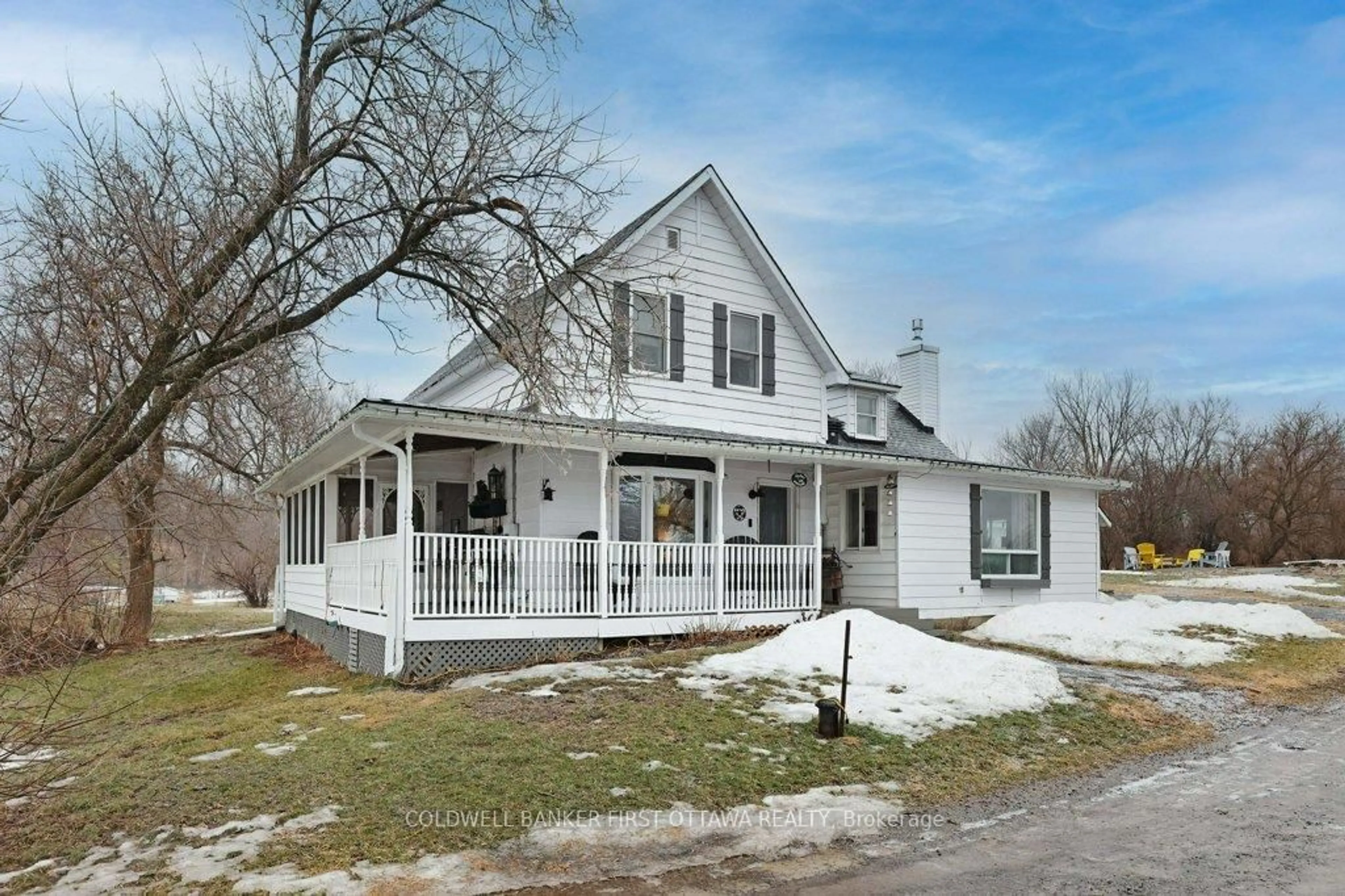 Home with vinyl exterior material, street for 3968 Diamondview Rd, Kinburn Ontario K0A 2H0