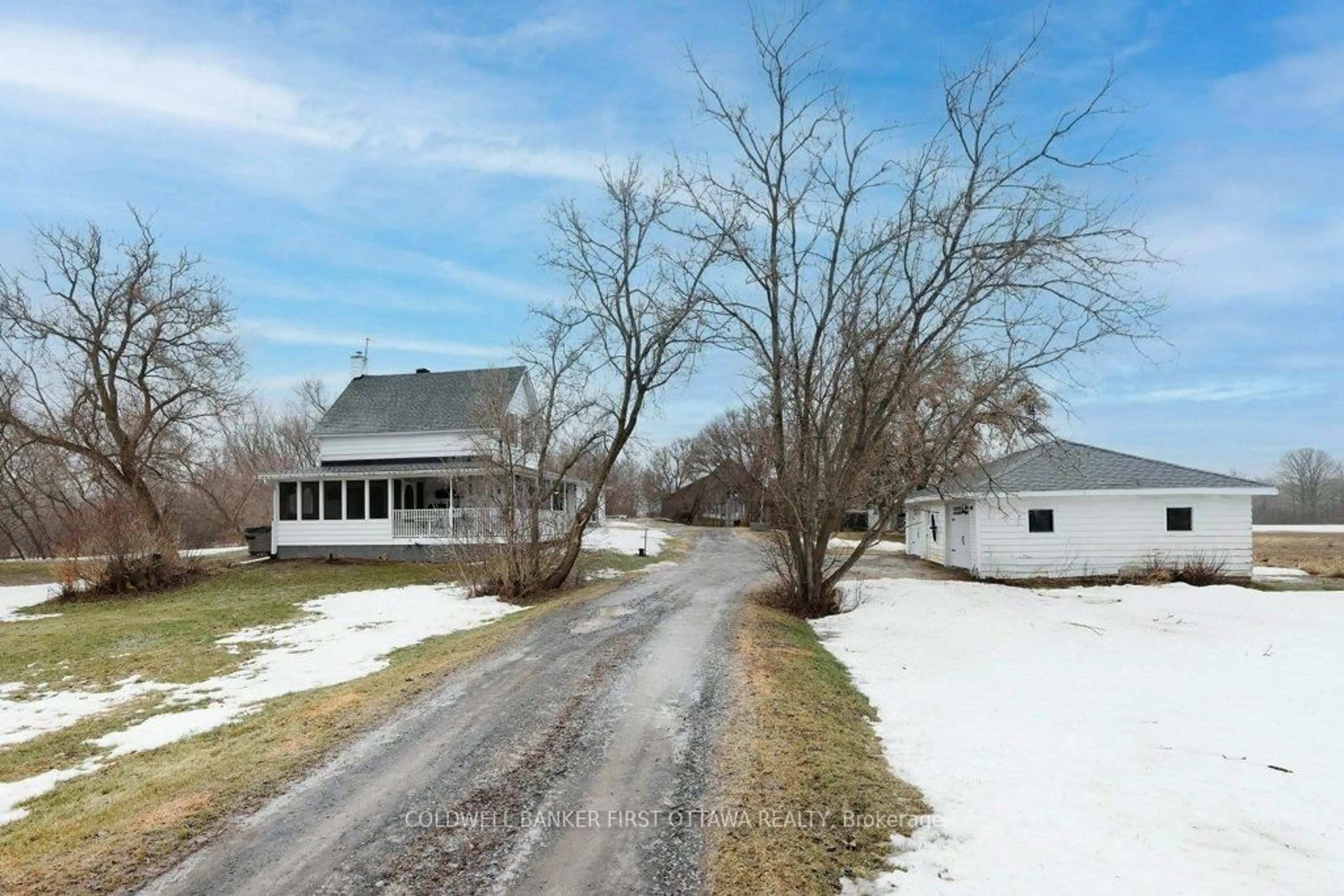 A pic from outside/outdoor area/front of a property/back of a property/a pic from drone, street for 3968 Diamondview Rd, Kinburn Ontario K0A 2H0