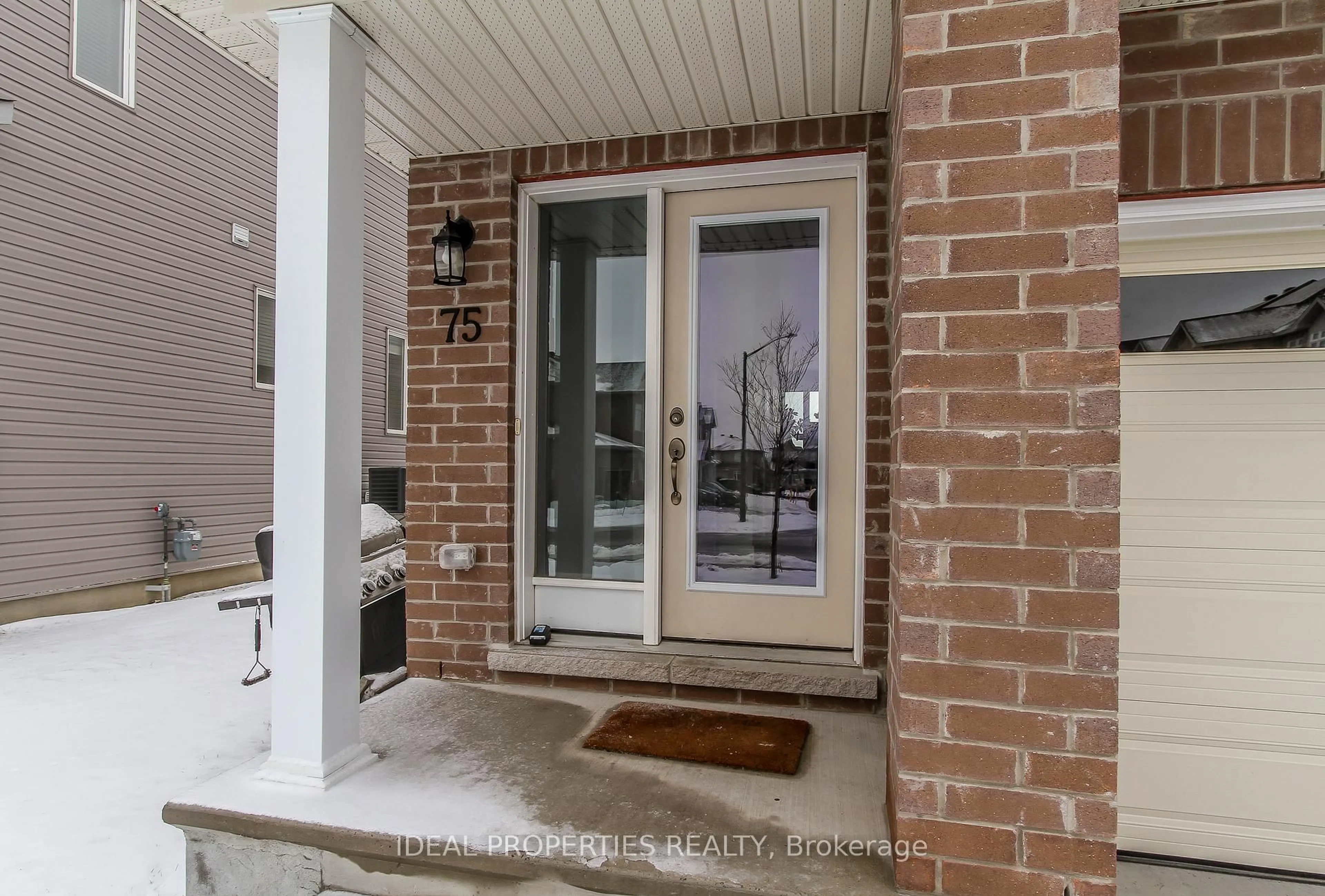 Indoor entryway for 75 Antonakos Dr, Carleton Place Ontario K7C 0L1