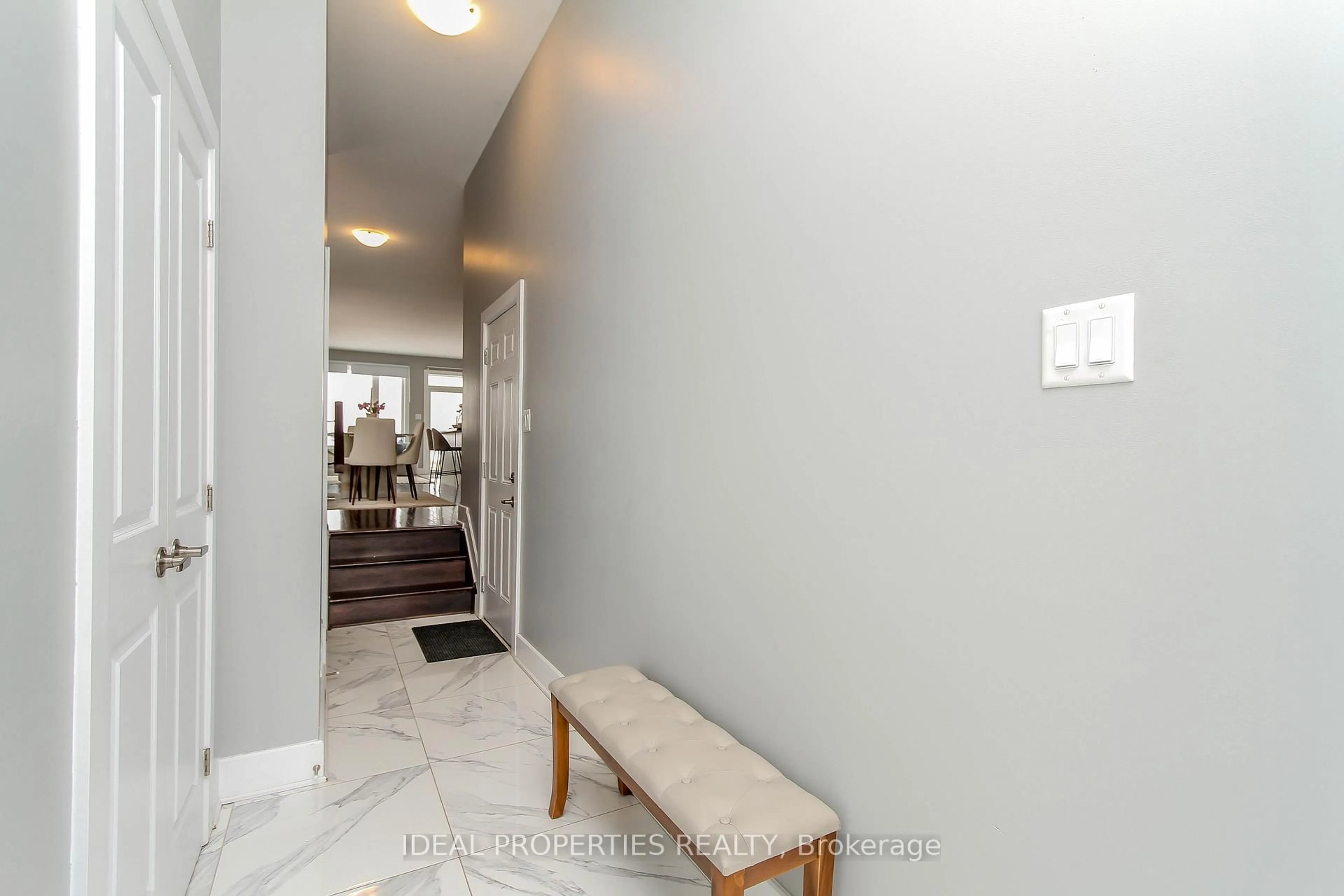 Indoor entryway for 75 Antonakos Dr, Carleton Place Ontario K7C 0L1