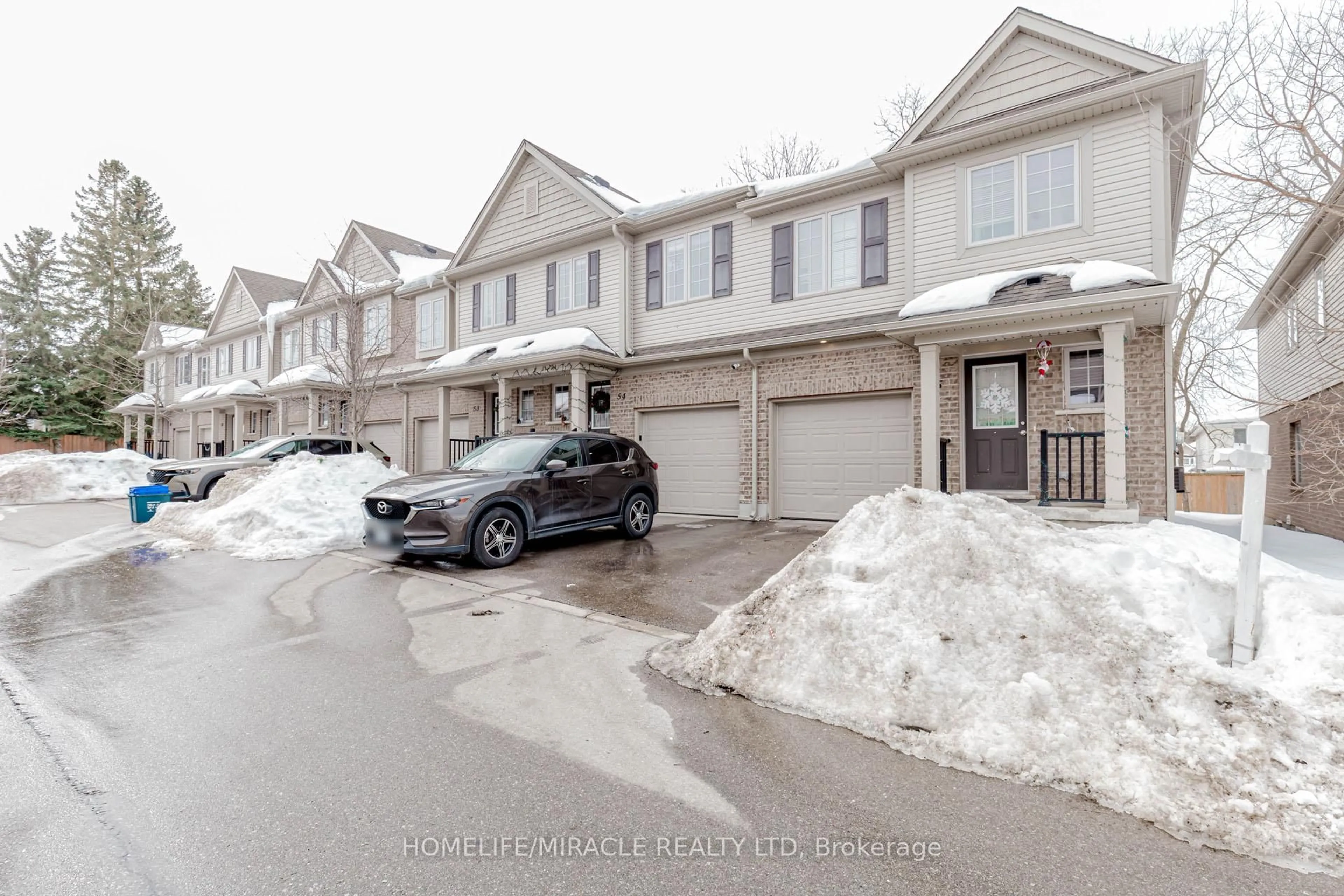 A pic from outside/outdoor area/front of a property/back of a property/a pic from drone, street for 50 Pinnacle Dr #55, Kitchener Ontario N2P 0H8