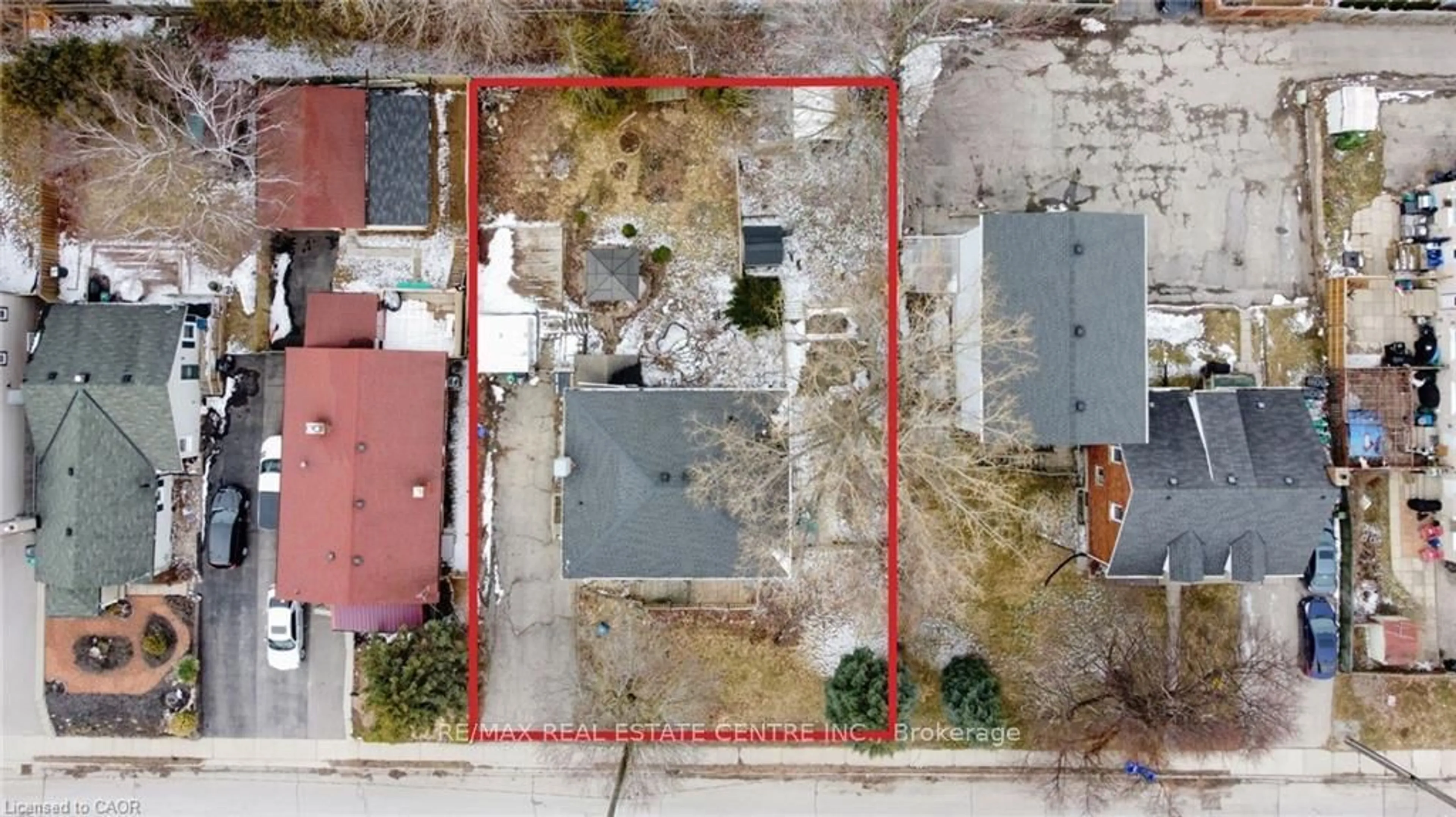 A pic from outside/outdoor area/front of a property/back of a property/a pic from drone, street for 65 Brooklyne Rd, Cambridge Ontario N1R 1C6