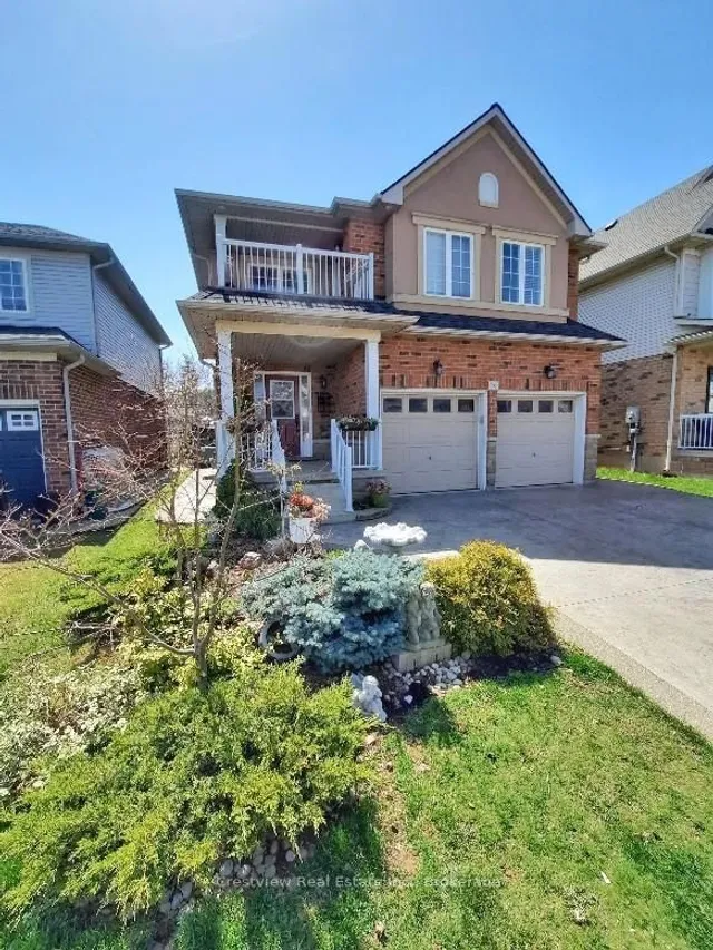 56 Vinifera Dr, Grimsby 2