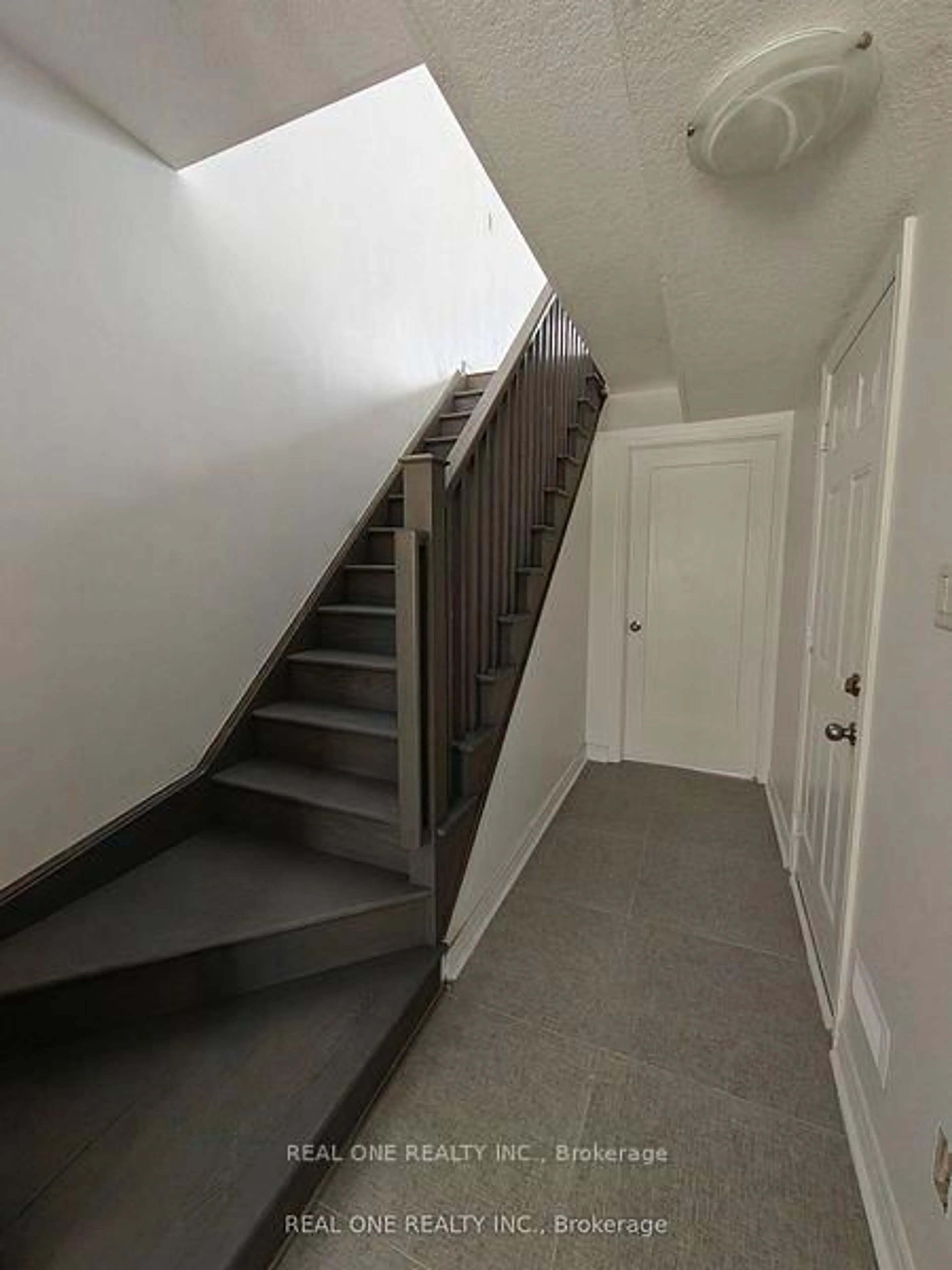 Stairs for 51 Mayland Tr, Hamilton Ontario L8J 0G4
