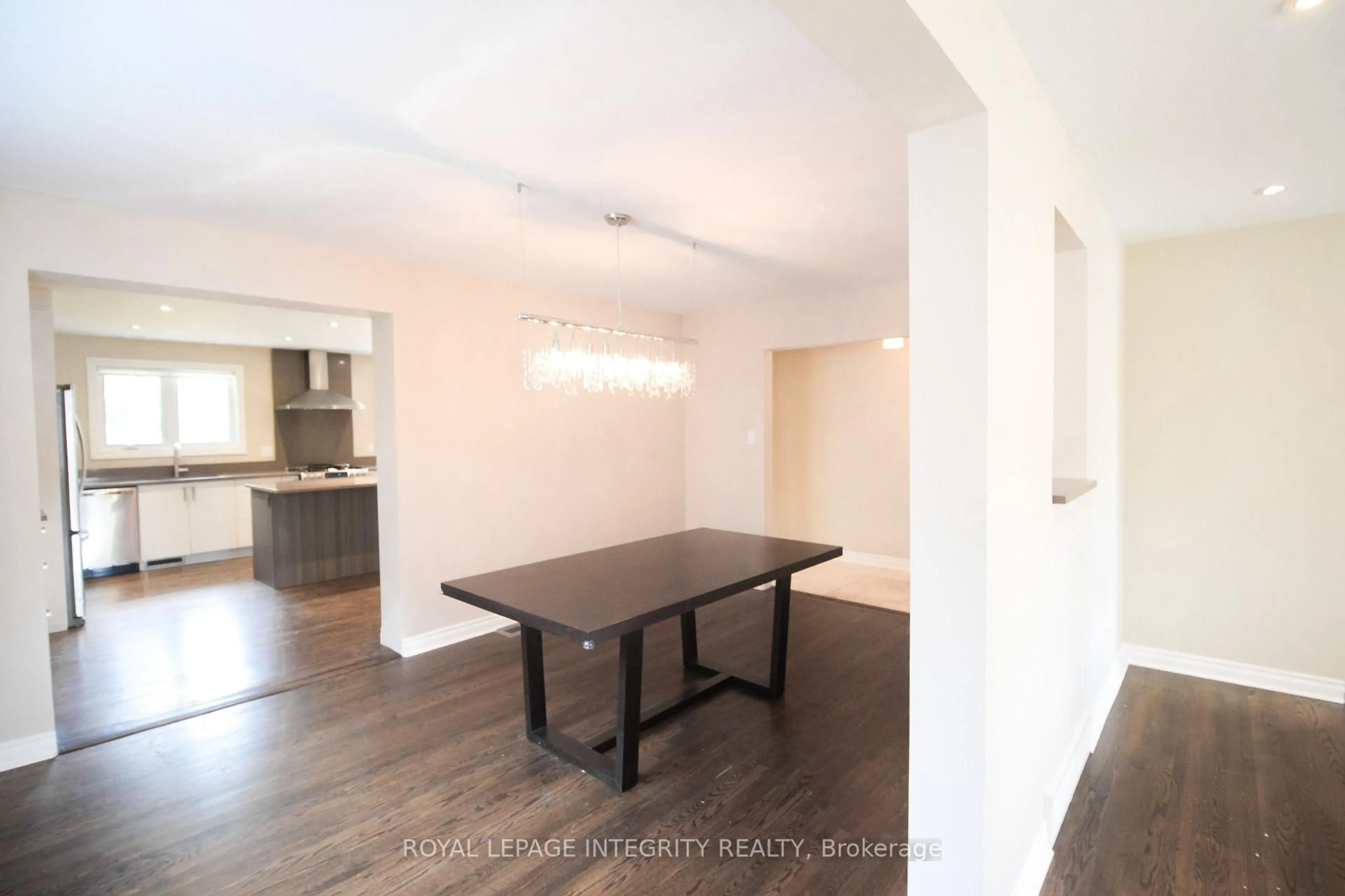 Unknown for 2550 Traverse Dr, Ottawa Ontario K1V 9B1