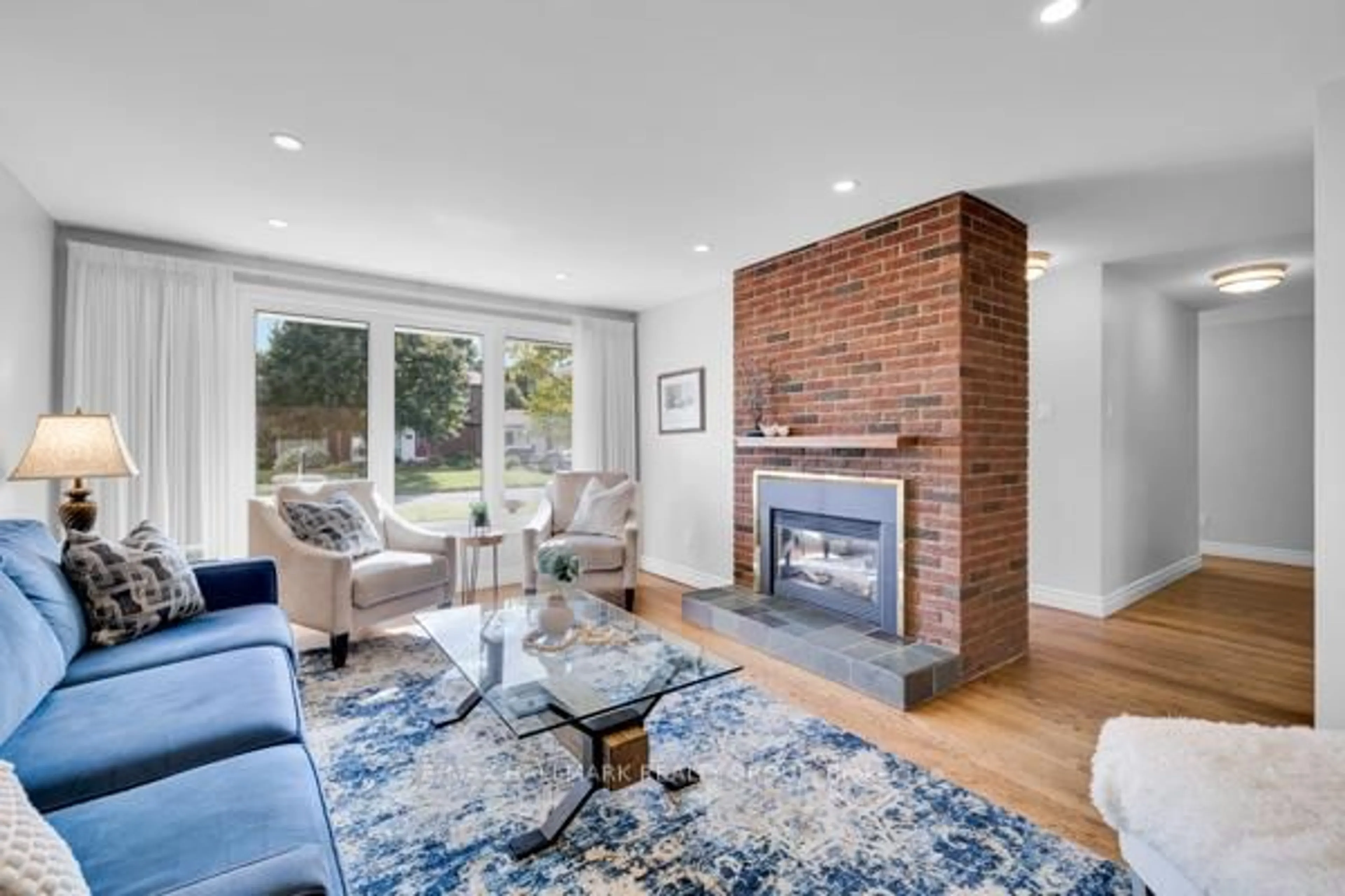 Living room with furniture, unknown for 118 Queensline Dr, Ottawa Ontario K2H 7J5