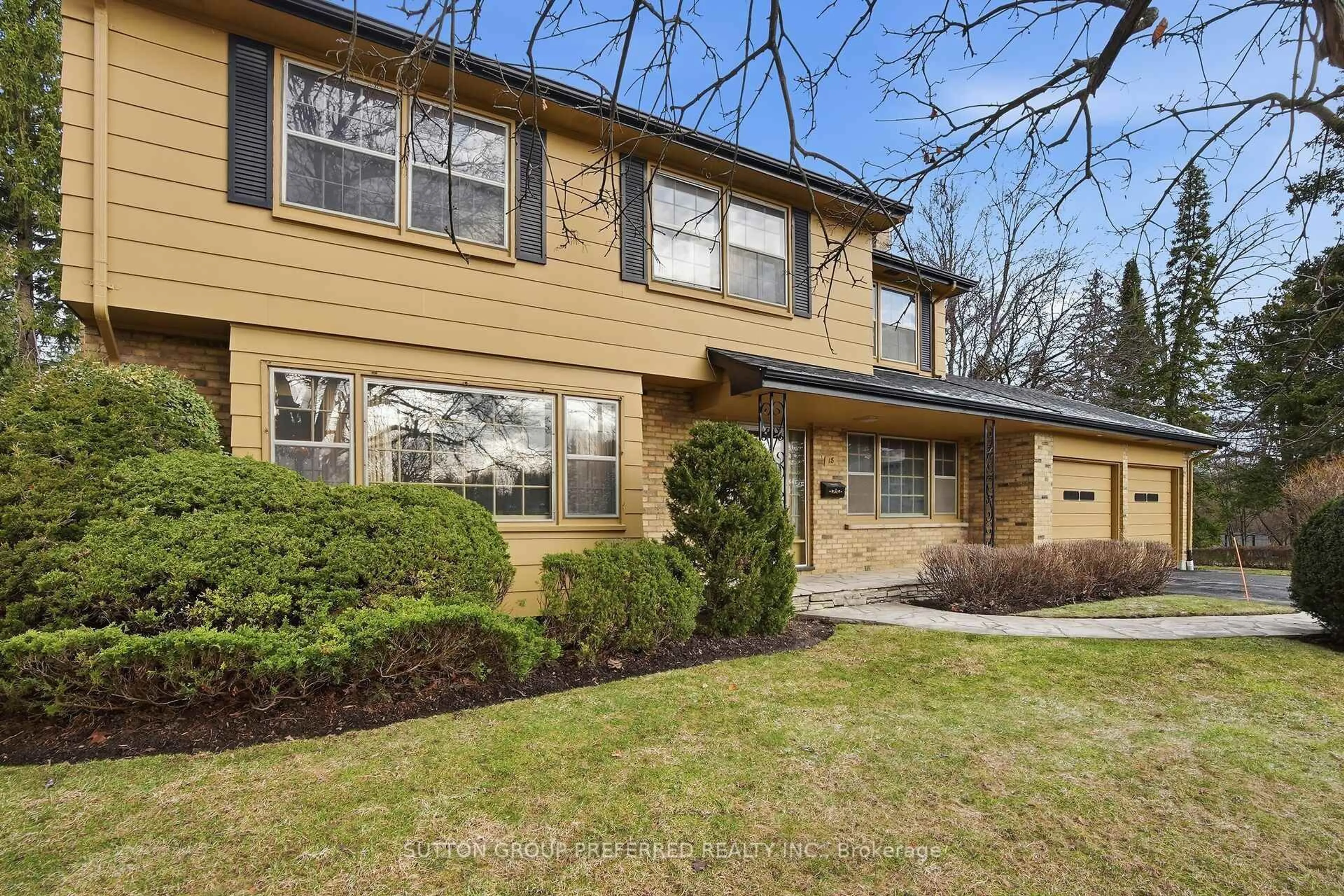 Home with brick exterior material, street for 18 Ruskin Crt, London North Ontario N6G 1S8