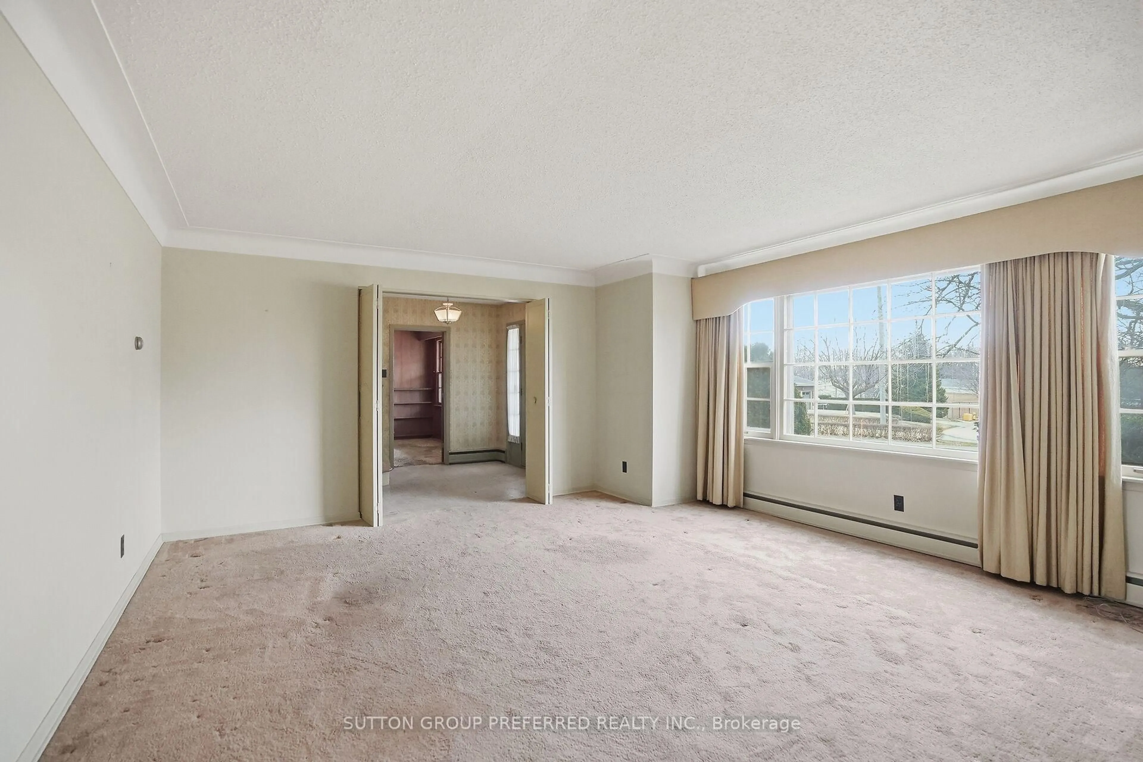 A pic of a room for 18 Ruskin Crt, London North Ontario N6G 1S8