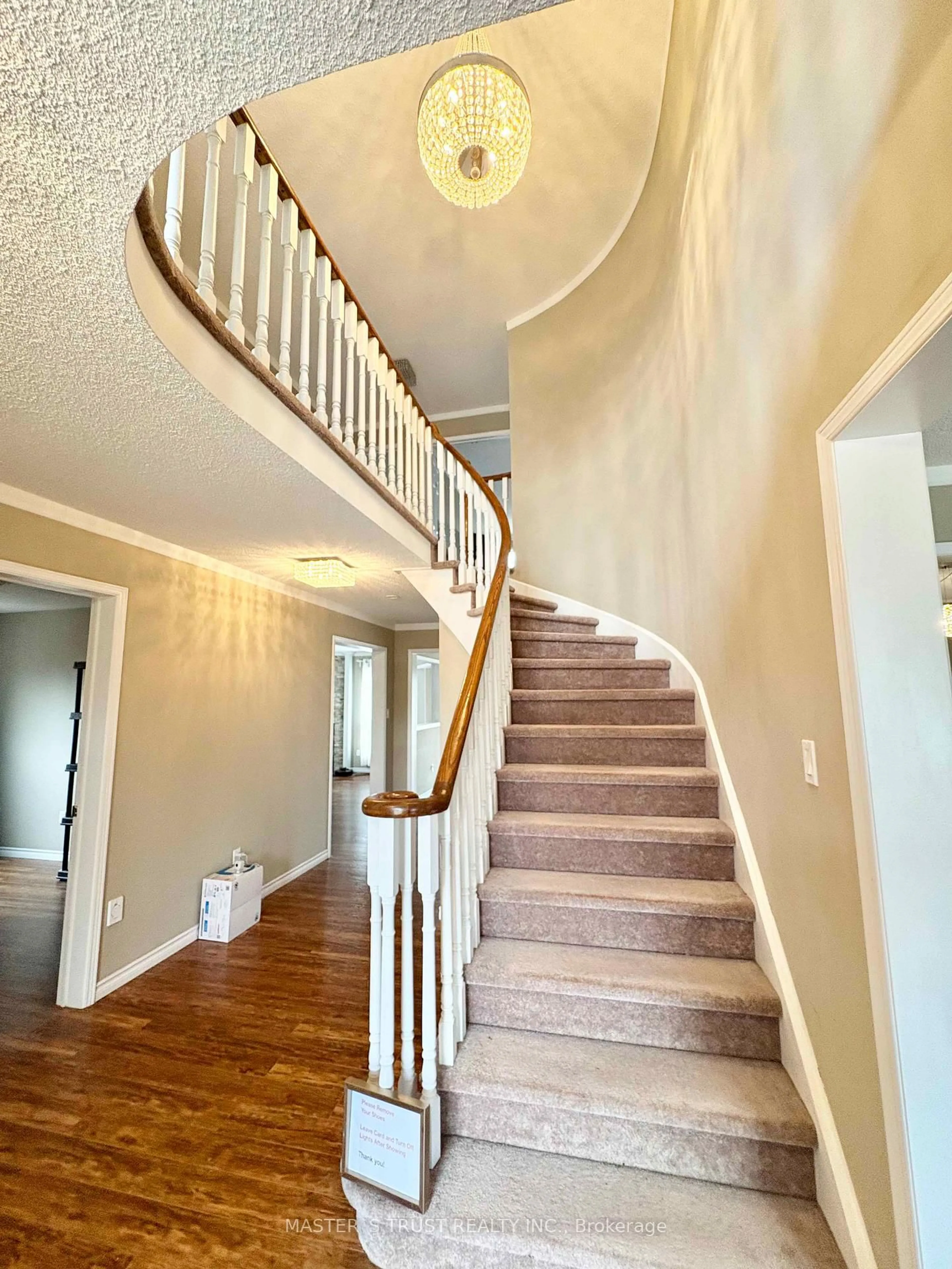 Stairs for 138 Huntingwood Ave, Hamilton Ontario L9H 6X7