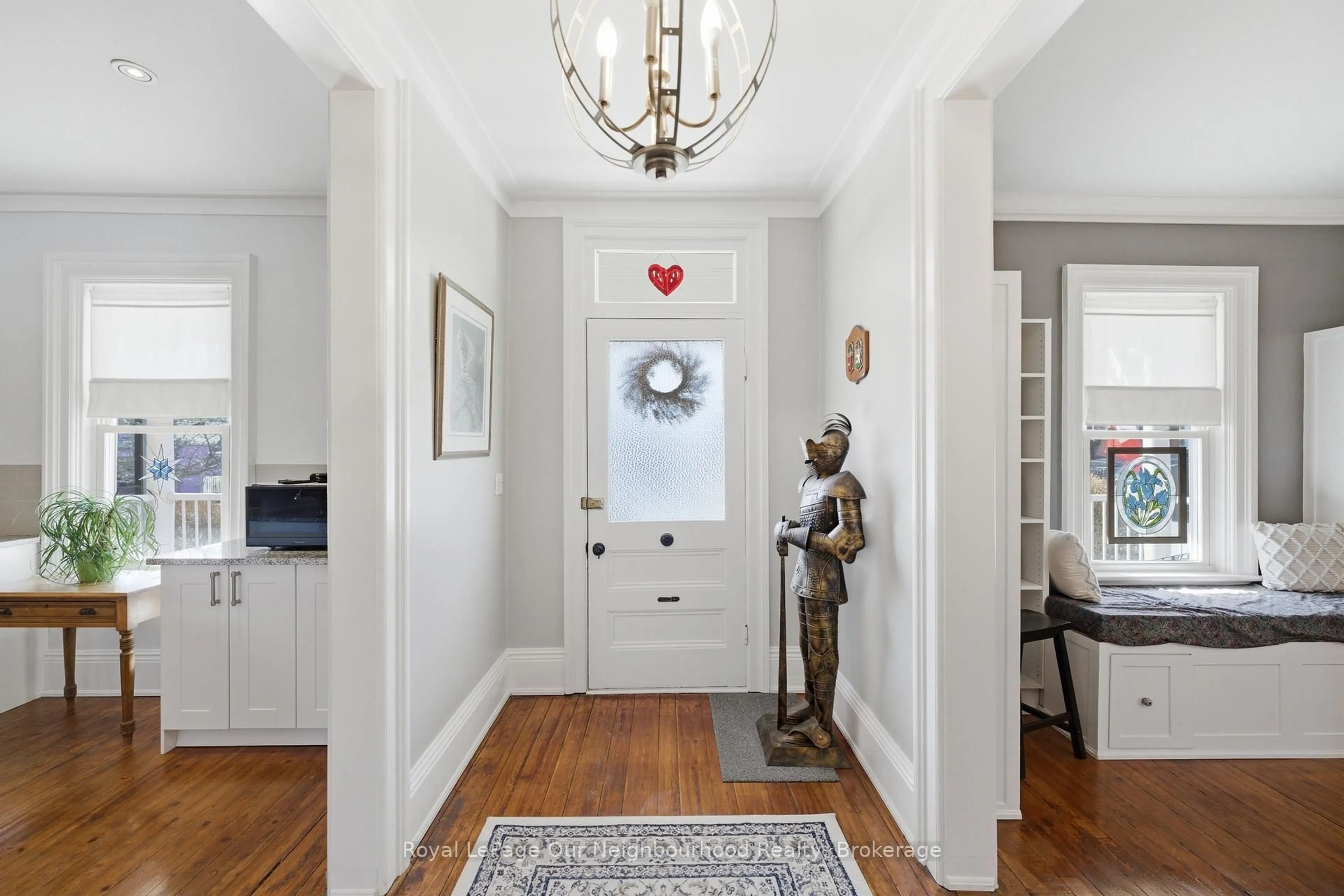 Indoor entryway for 196 Walton St, Port Hope Ontario L1A 1N9