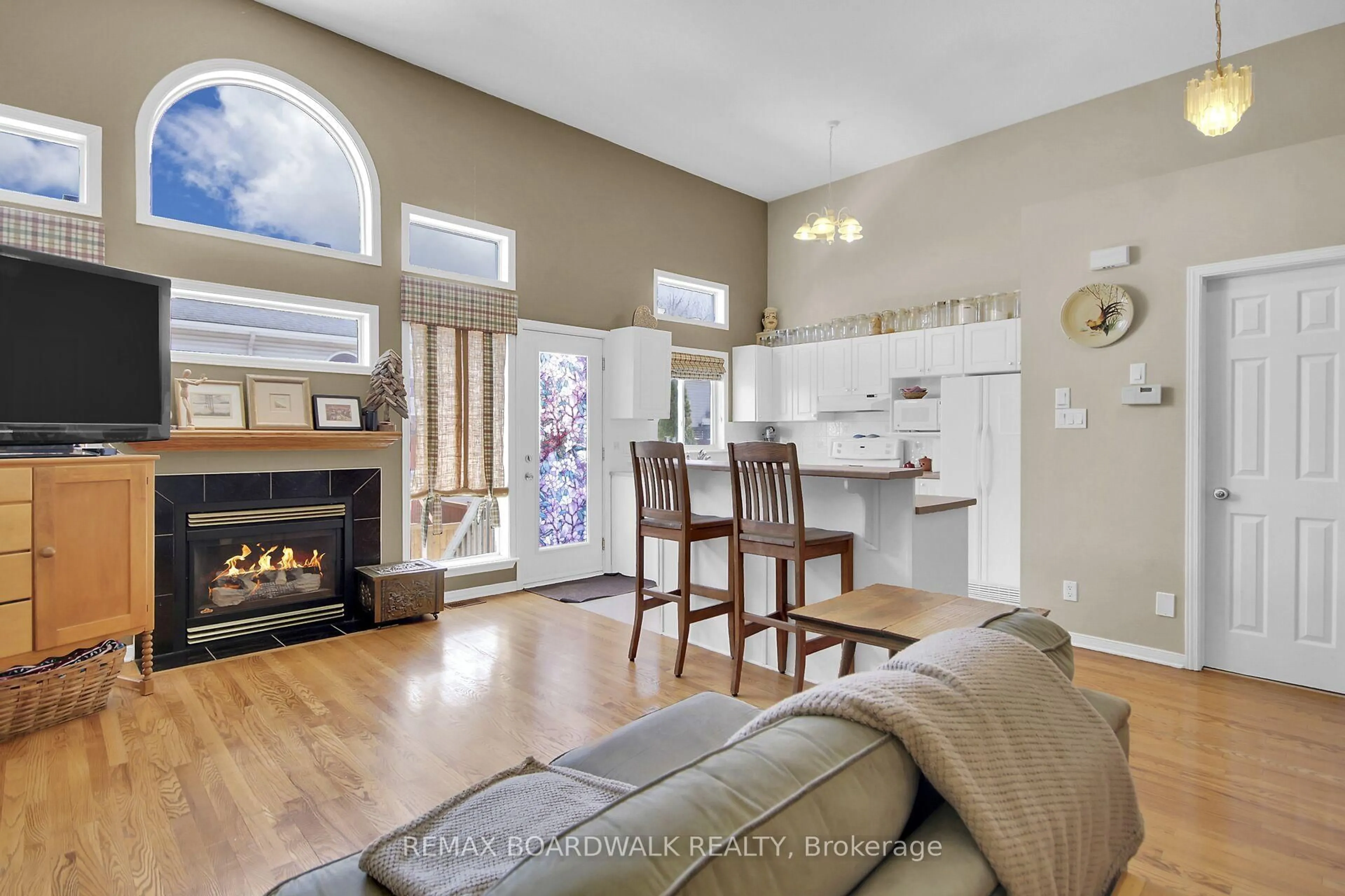 Open concept kitchen, unknown for 5 Maple Park Private, Ottawa Ontario K1T 4A6