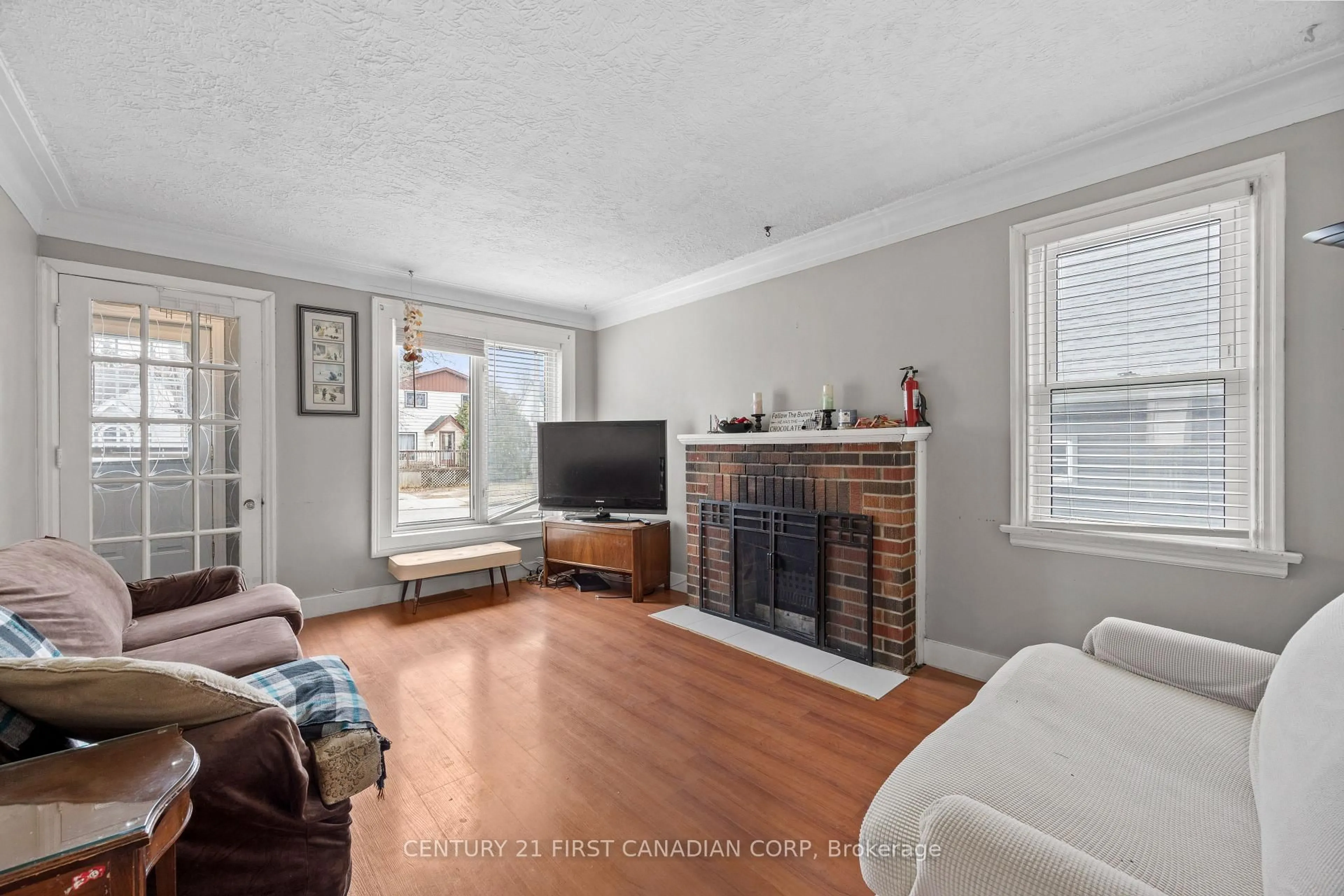 Living room with furniture, unknown for 24 Terrence St, London East Ontario N5Z 1C1