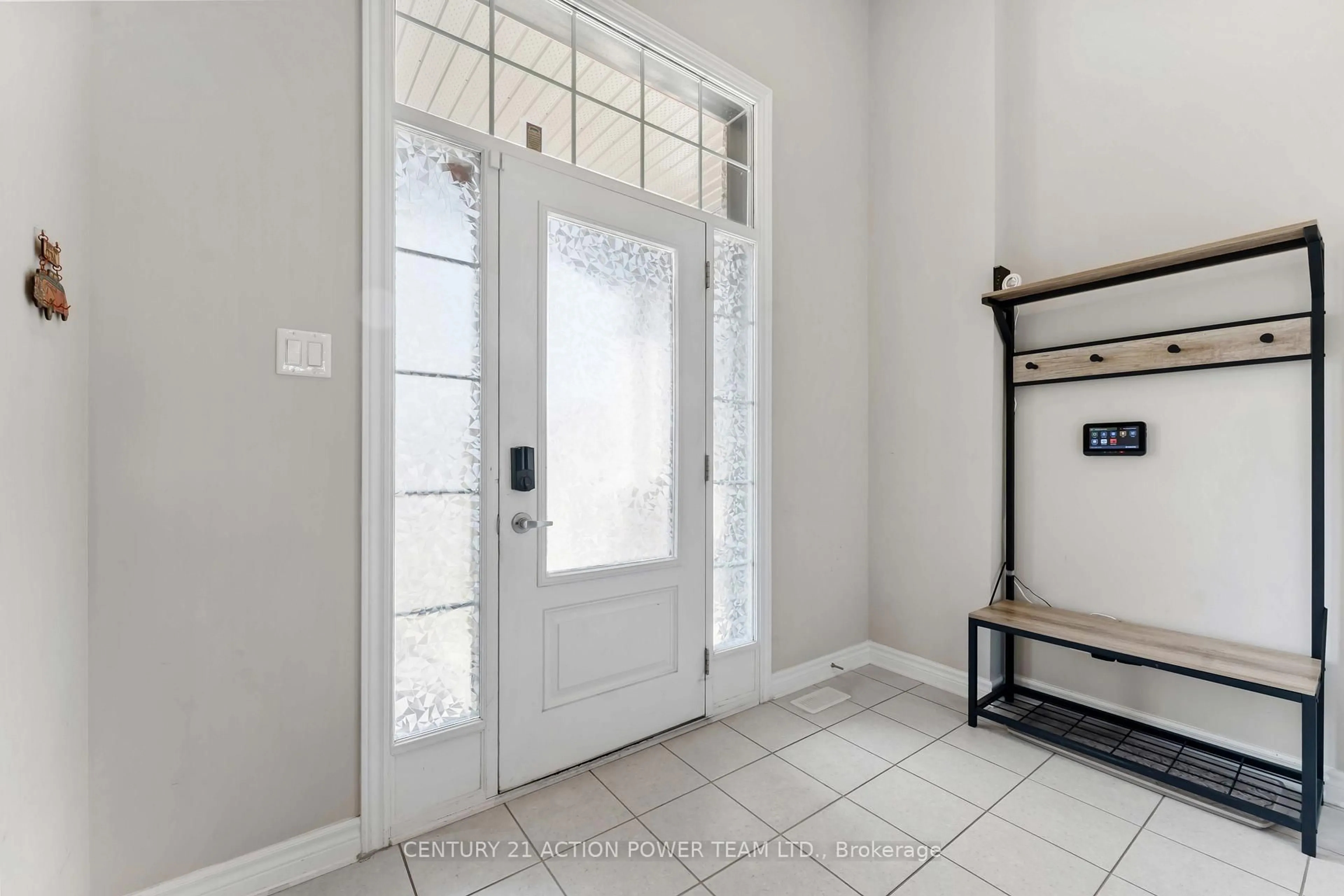 Indoor entryway for 54 Malachigan Cres, Orleans Ontario K4A 1G6