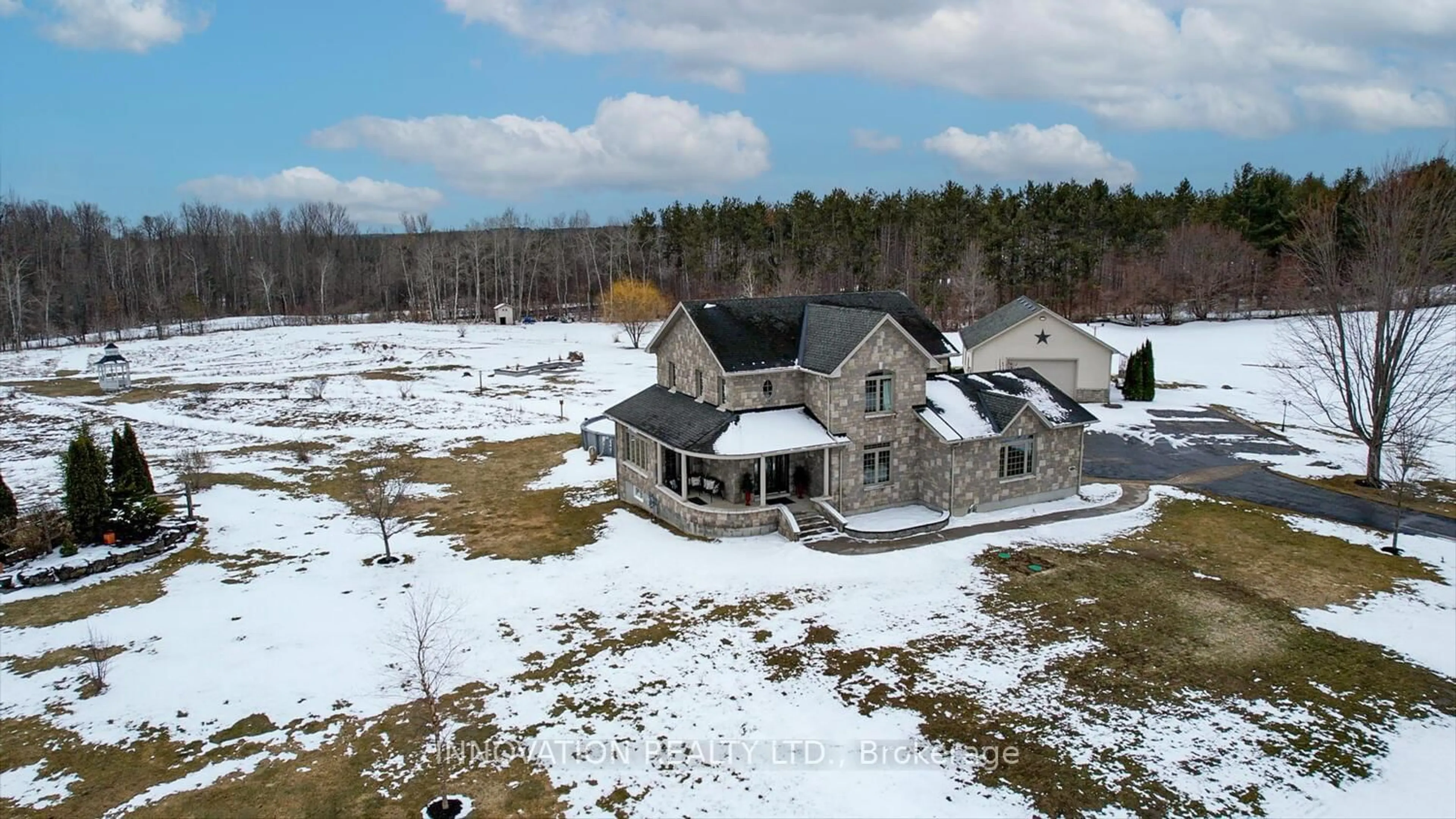 A pic from outside/outdoor area/front of a property/back of a property/a pic from drone, mountain view for 61 Balmoral St, North Grenville Ontario K0G 1J0