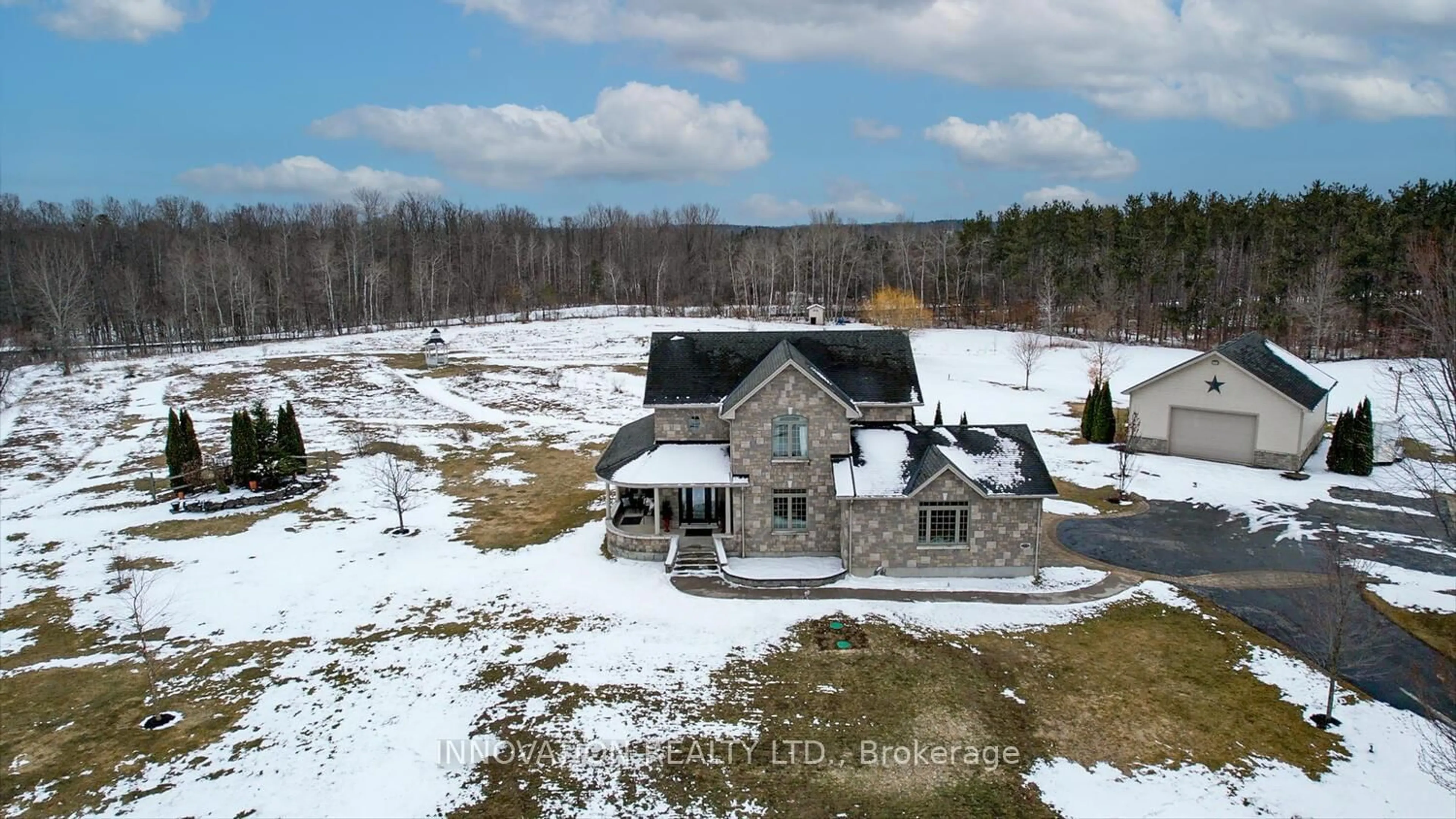 A pic from outside/outdoor area/front of a property/back of a property/a pic from drone, building for 61 Balmoral St, North Grenville Ontario K0G 1J0