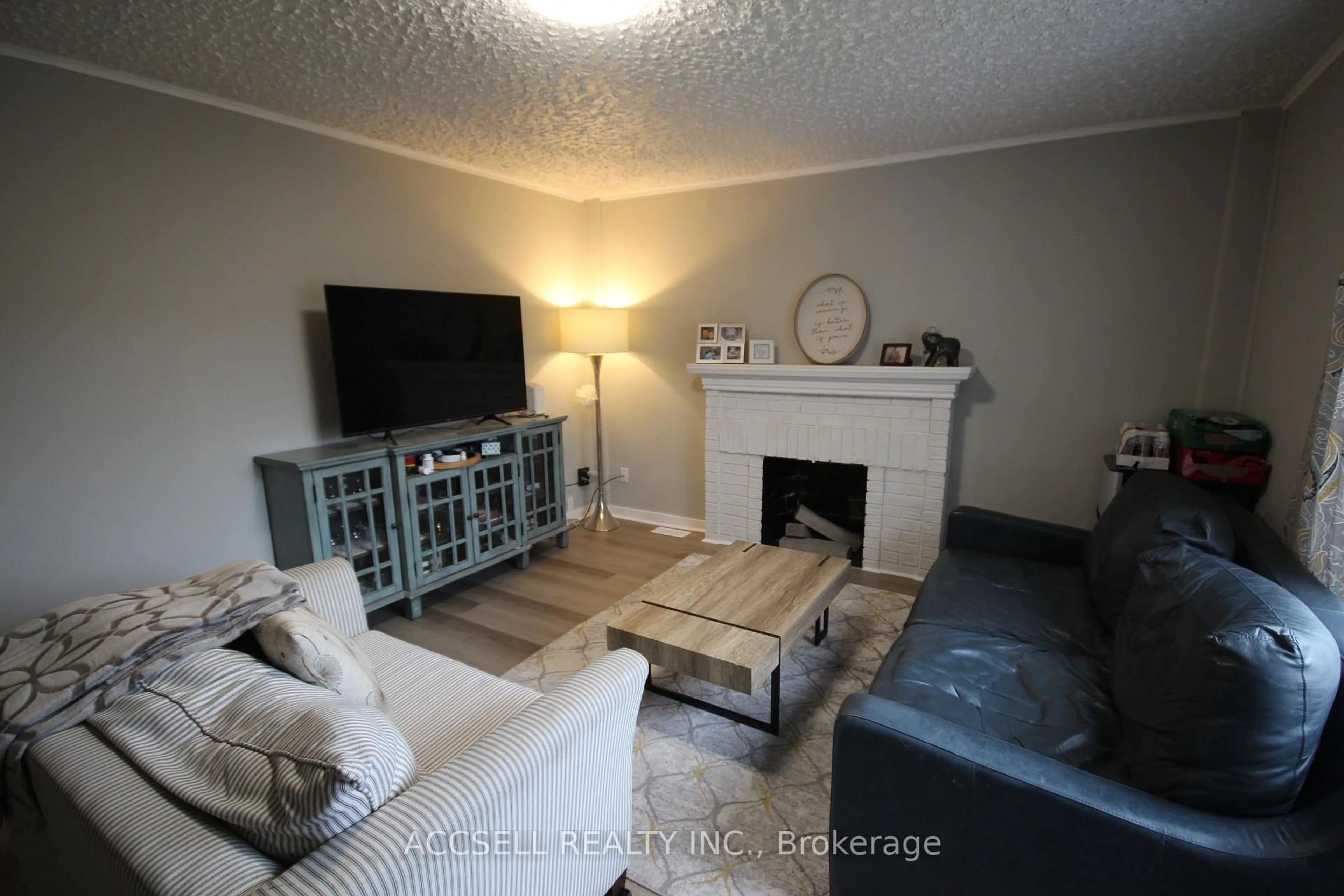 Living room with furniture, unknown for 478 Mccormick Blvd, London East Ontario N5W 4C5