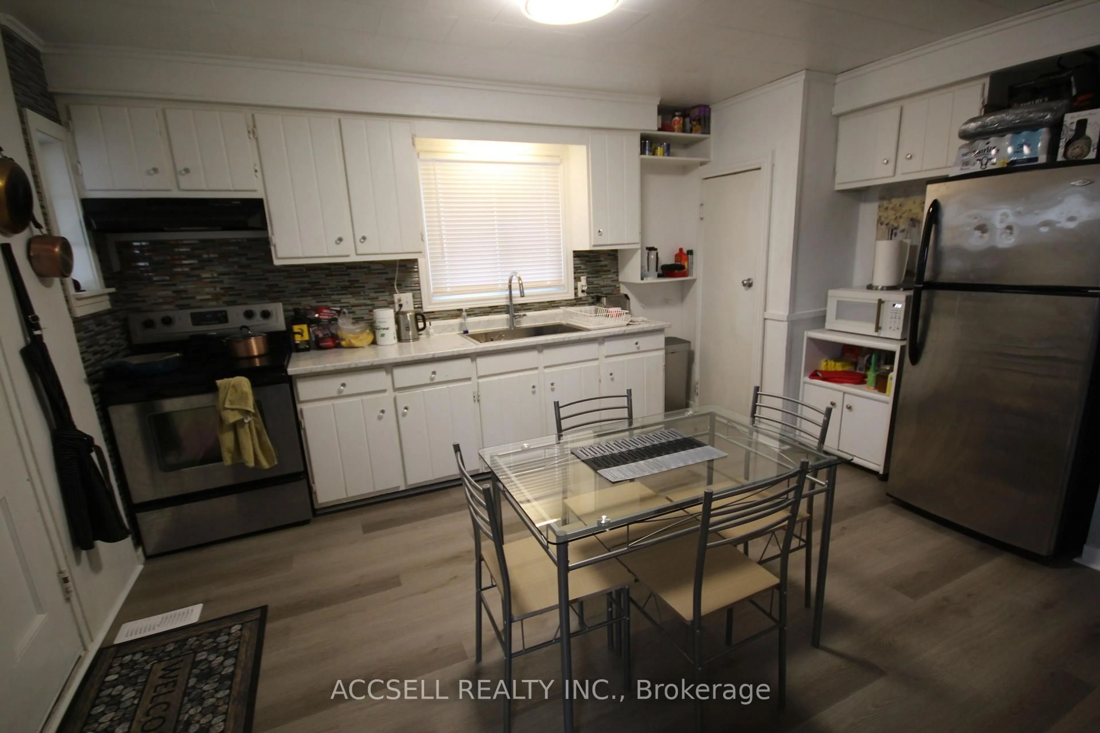 Standard kitchen, unknown for 478 Mccormick Blvd, London East Ontario N5W 4C5