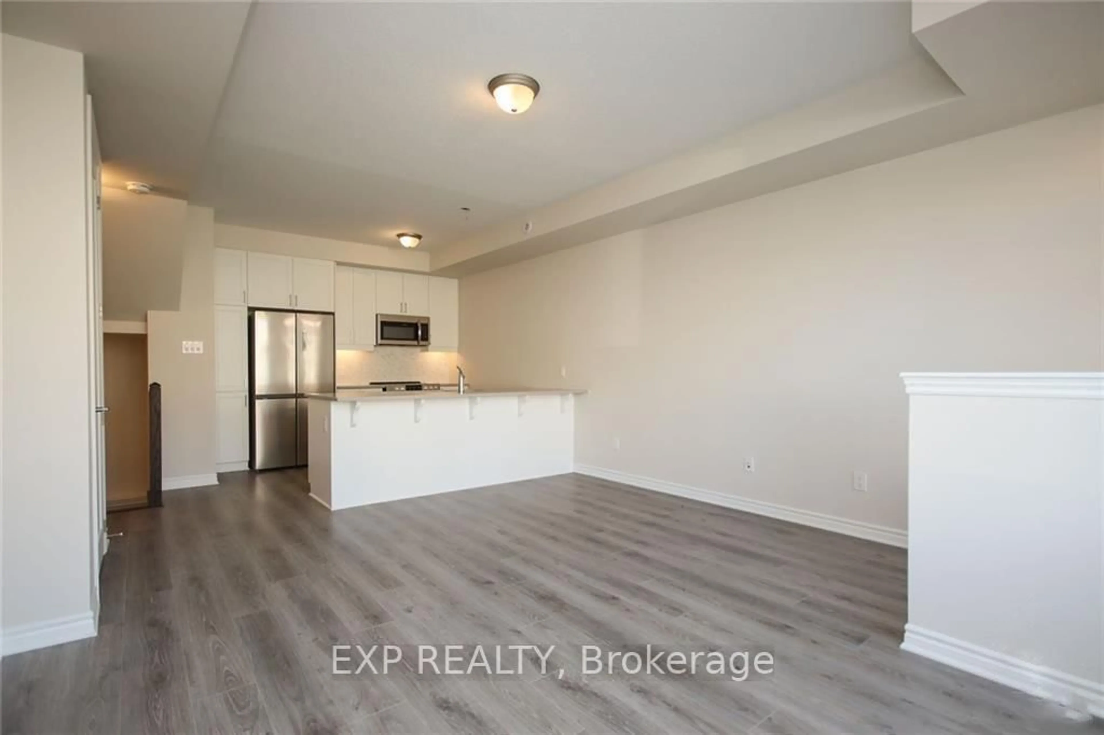 A pic of a room for 808 Mikinak Rd, Ottawa Ontario K1K 5A5