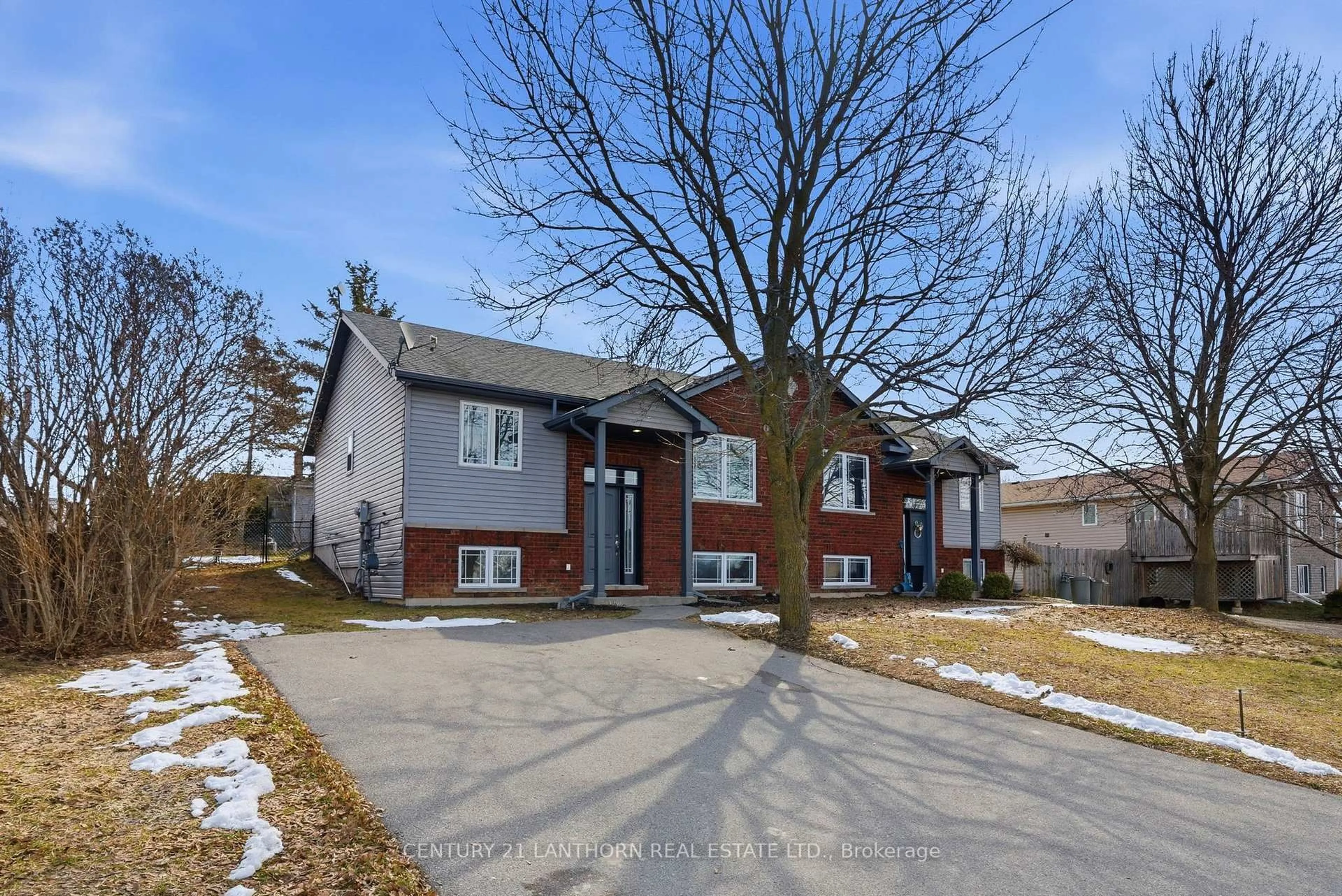 Home with brick exterior material, street for 152 Cannifton Rd, Belleville Ontario K8P 2T1