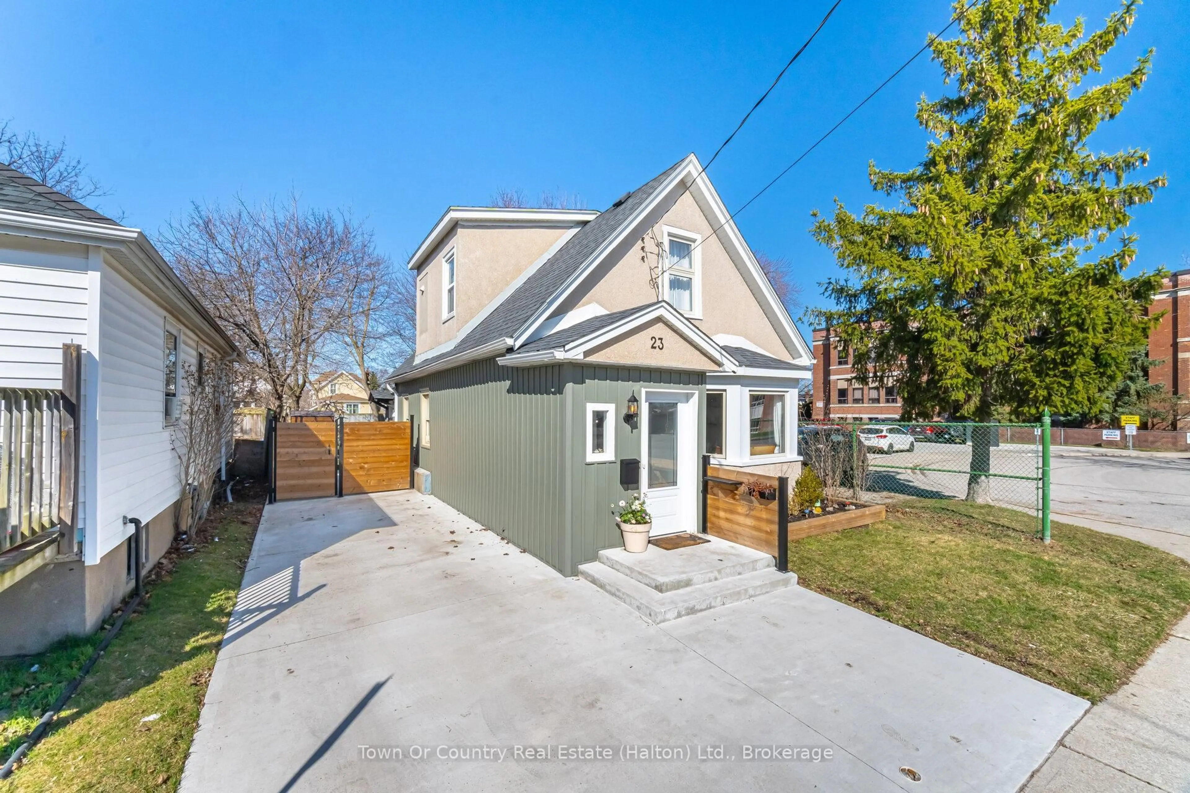 Unknown for 23 Prince St, St. Catharines Ontario L2R 3X6