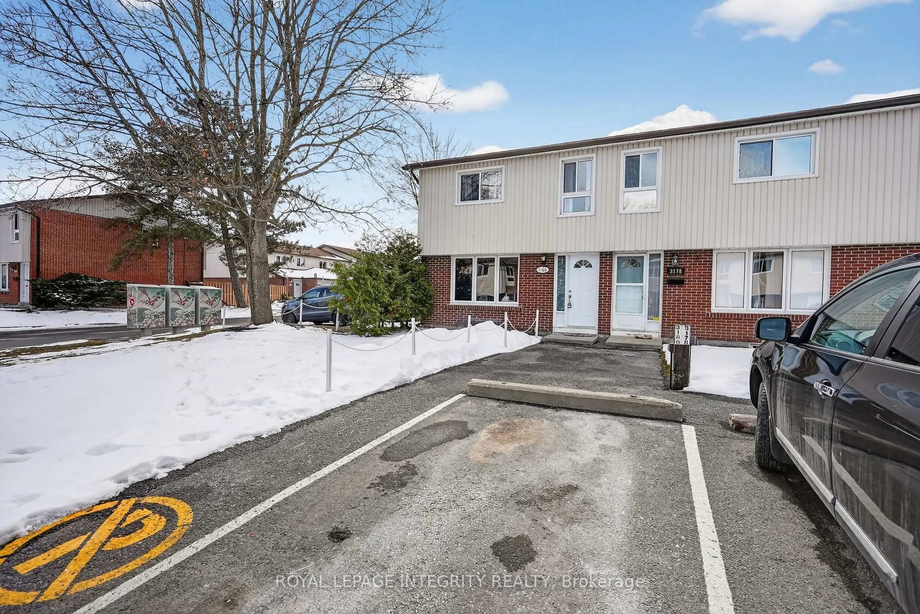 A pic from outside/outdoor area/front of a property/back of a property/a pic from drone, street for 3180 Bannon Way #85, Ottawa Ontario K1T 1T1