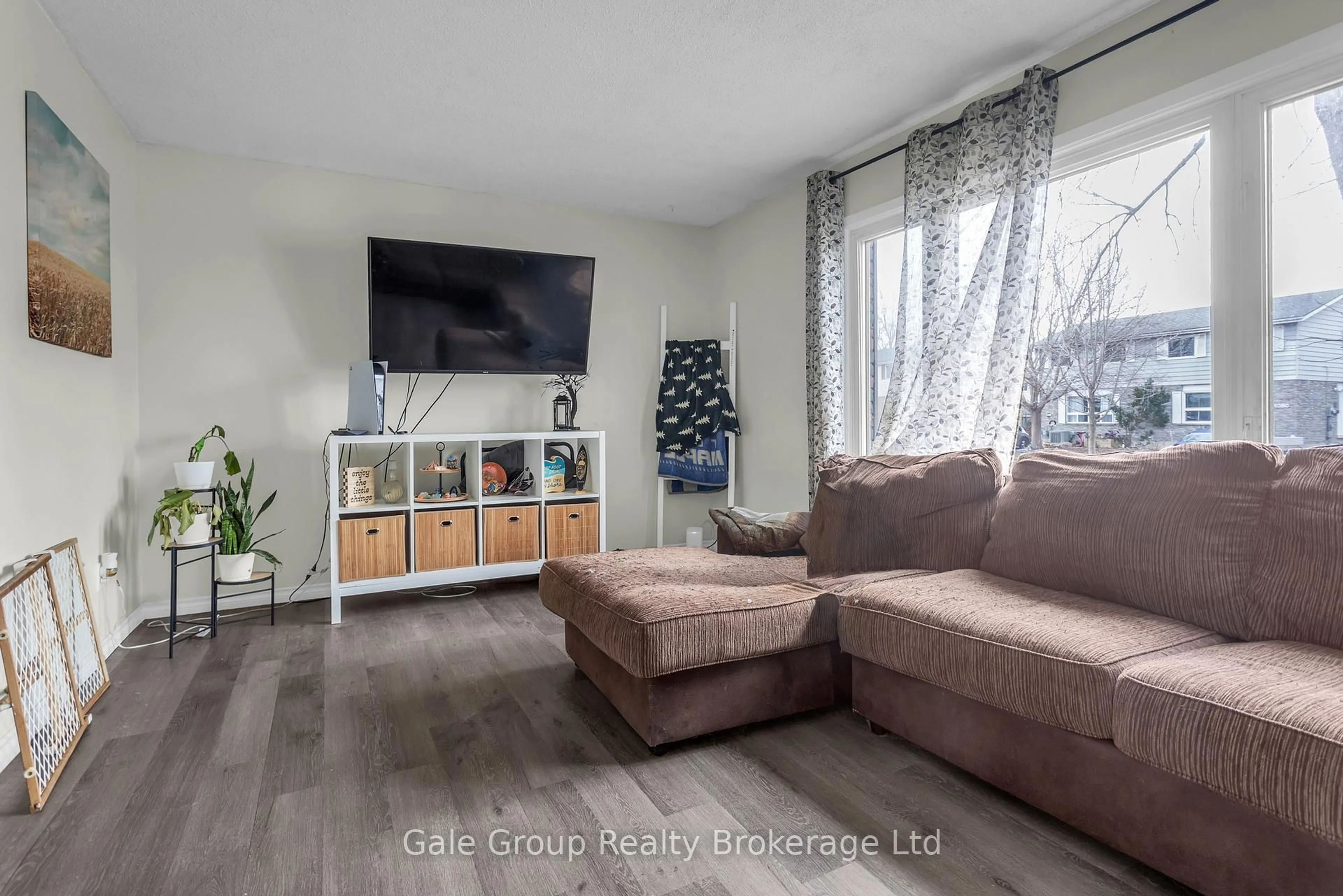Living room with furniture, unknown for 1079 Canfield Cres, Woodstock Ontario N4S 8P3