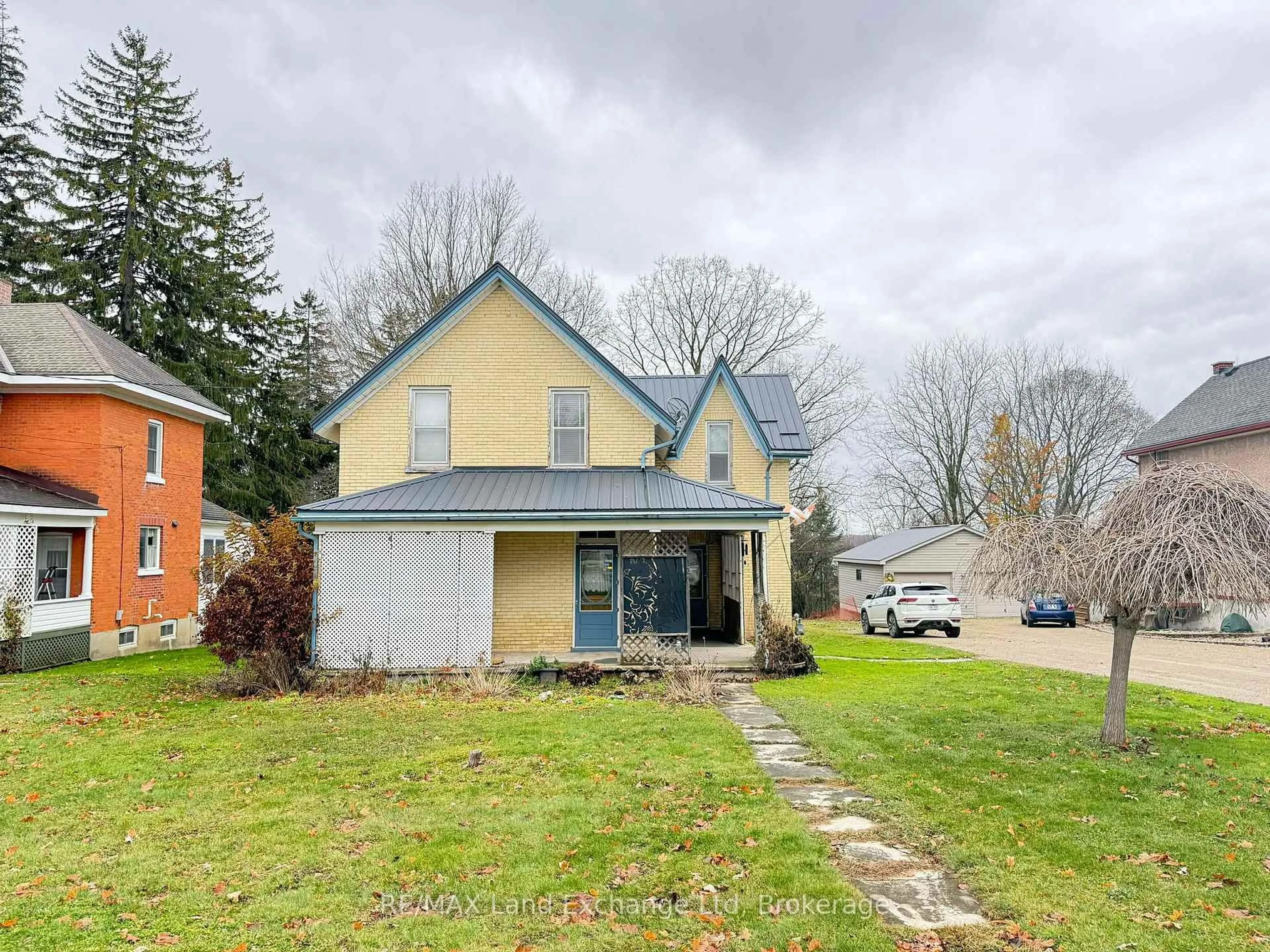 A pic from outside/outdoor area/front of a property/back of a property/a pic from drone, street for 126 Diagonal Rd, North Huron Ontario N0G 2W0