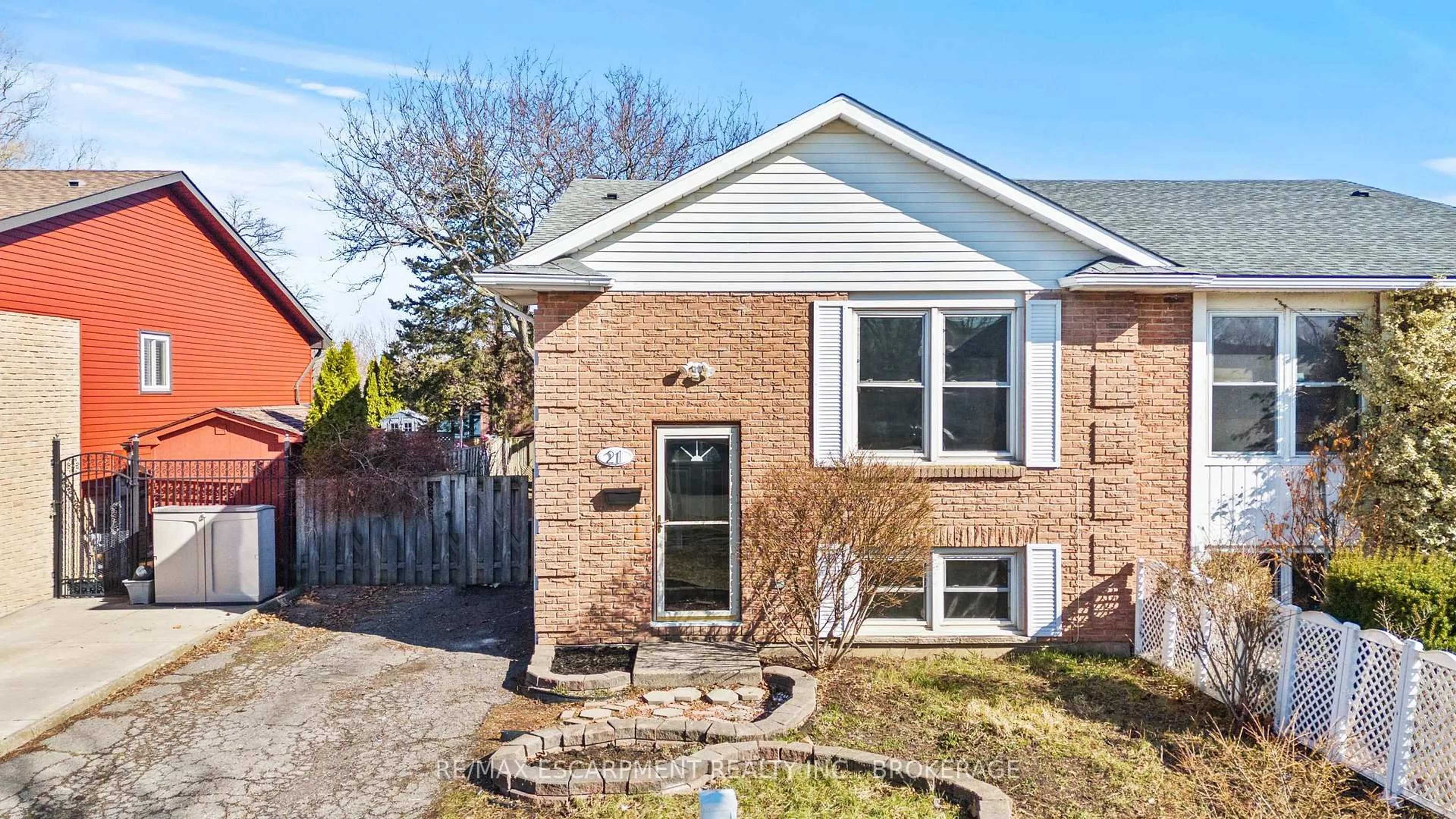 Home with brick exterior material, street for 121 ROCKWOOD Ave, St. Catharines Ontario L2P 3S1