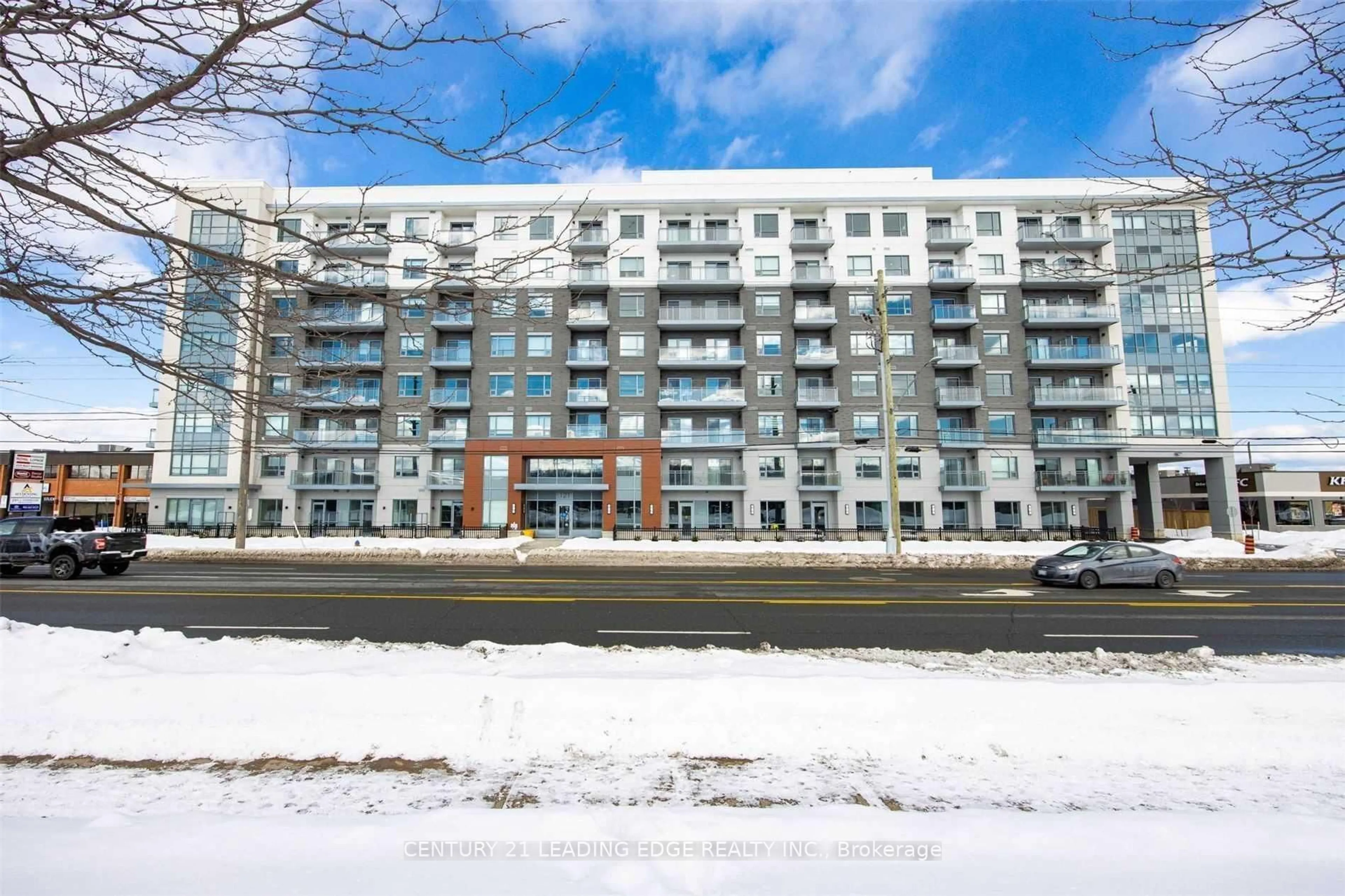 Patio, building for 121 hwy 8 Rd #314, Hamilton Ontario L8G 0A3