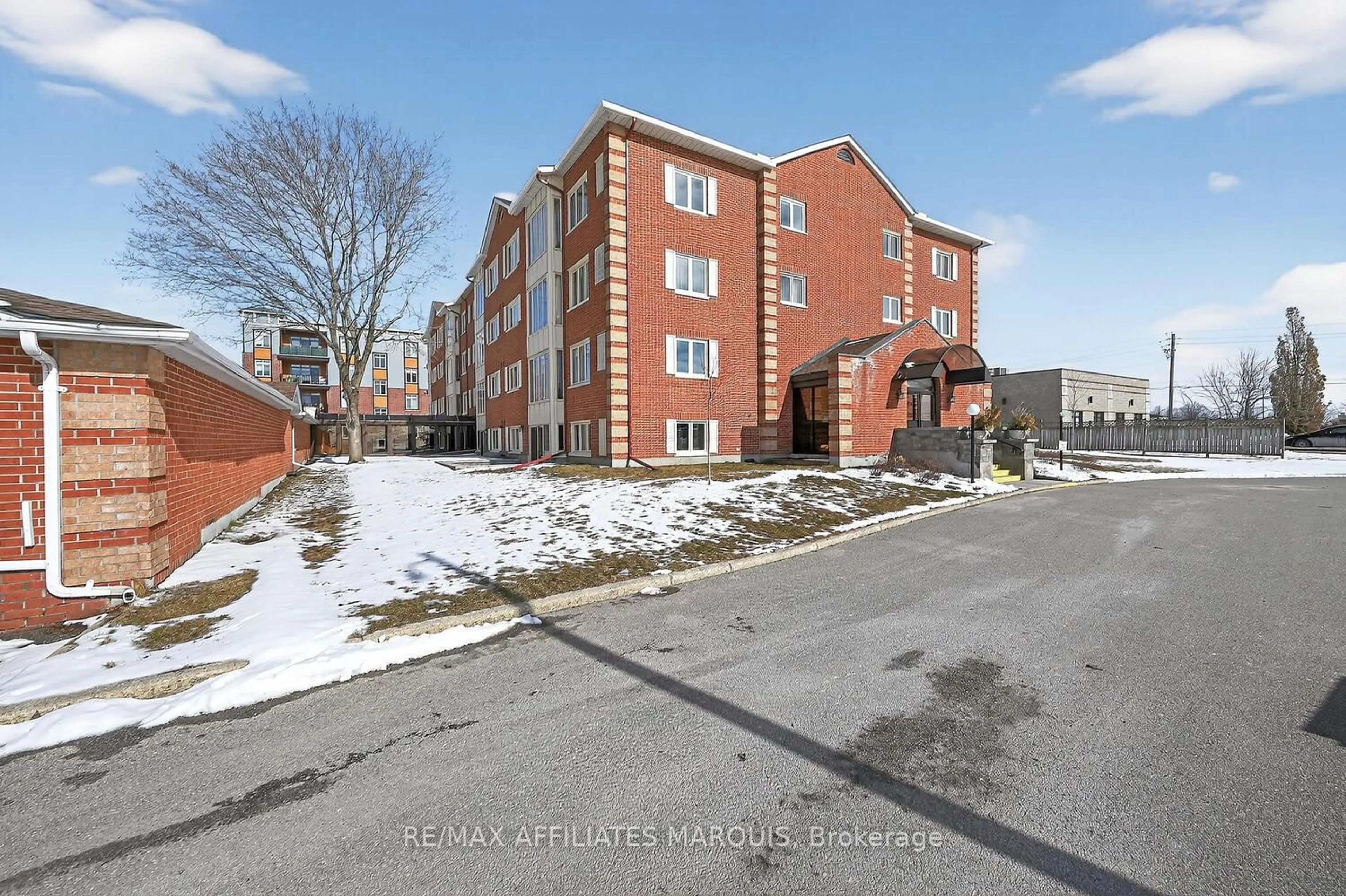 Unknown for 10 Armstrong Dr #304, Smiths Falls Ontario K7A 5H8