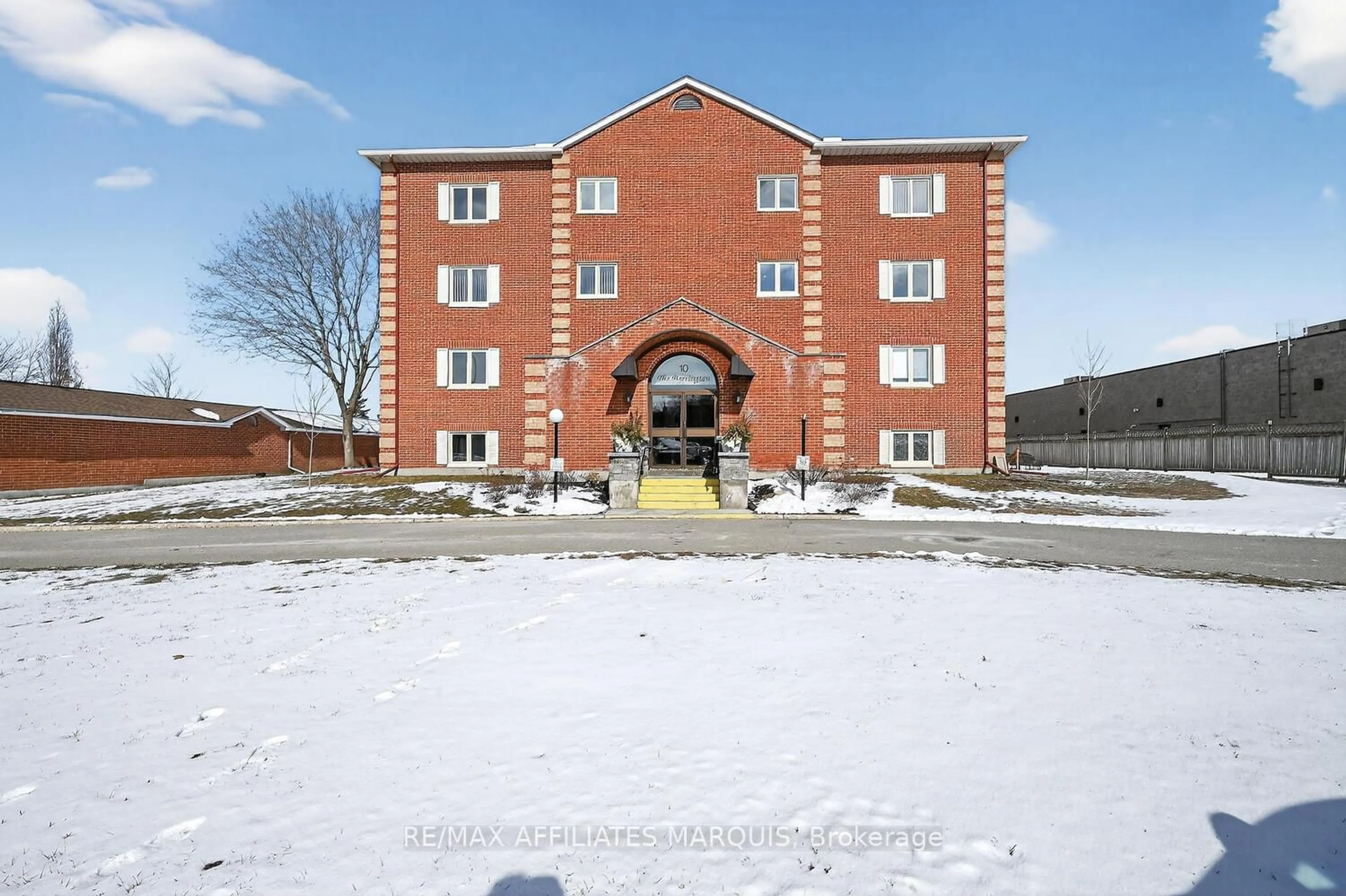 Unknown for 10 Armstrong Dr #304, Smiths Falls Ontario K7A 5H8